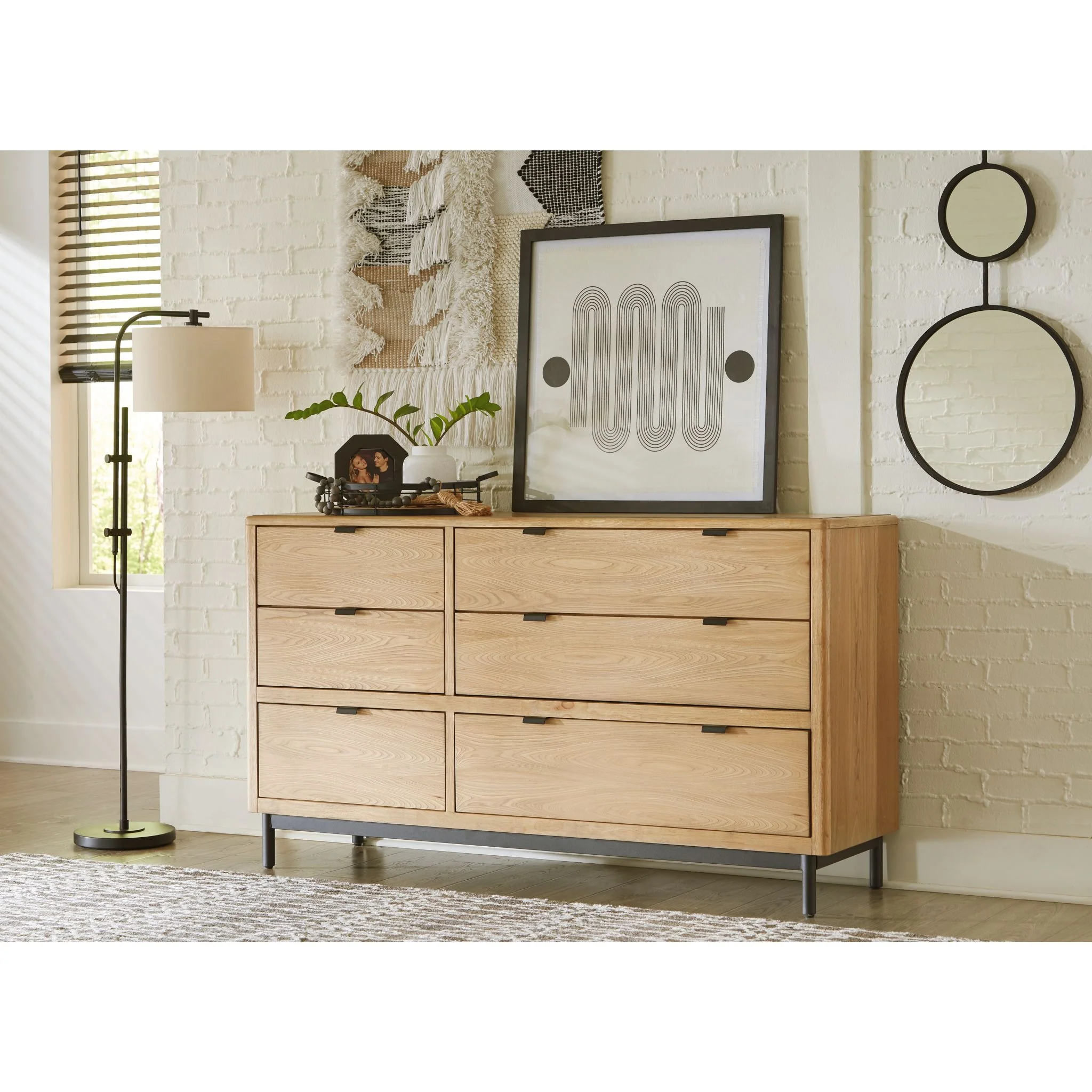 Freslowe-EXCLUSIVE Dresser - Image 2