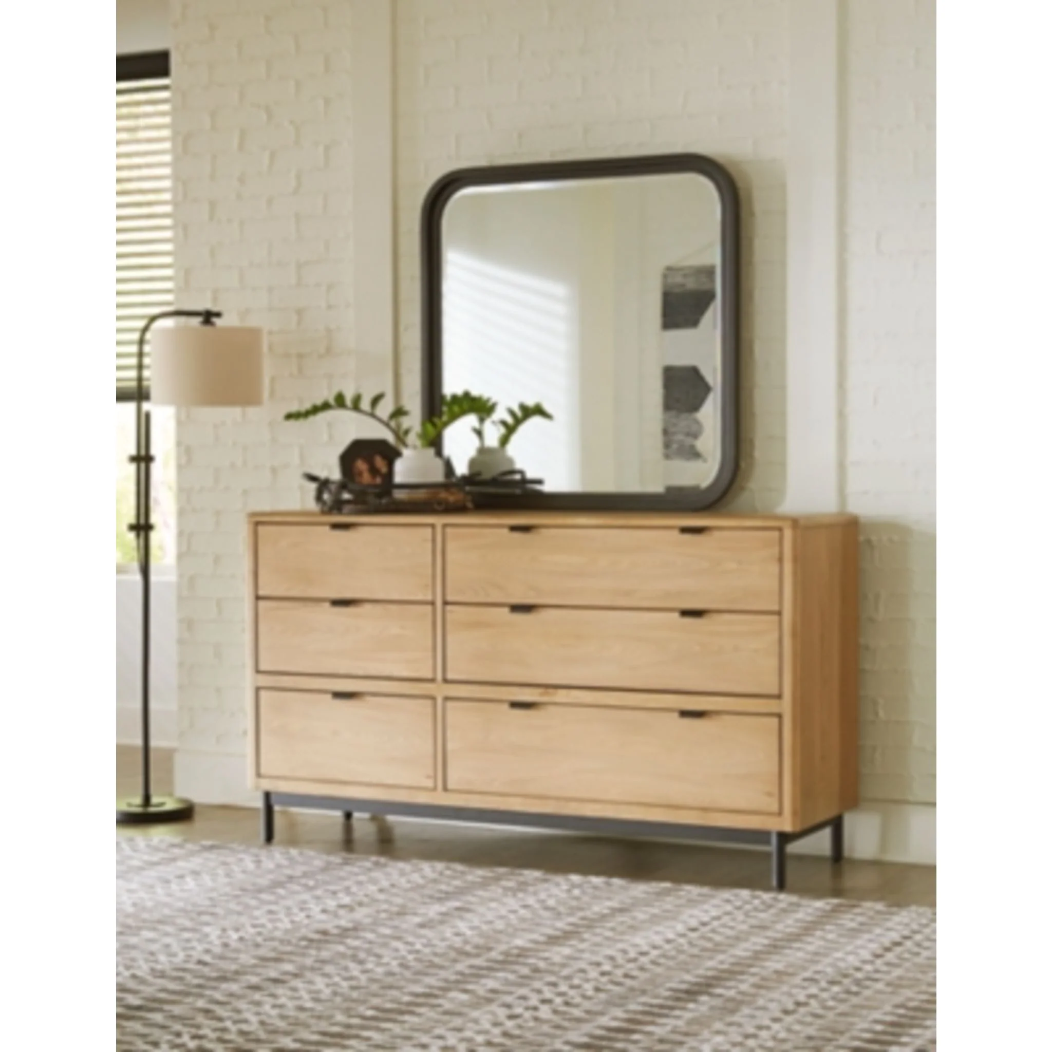 Freslowe-EXCLUSIVE Dresser and Mirror - Image 2