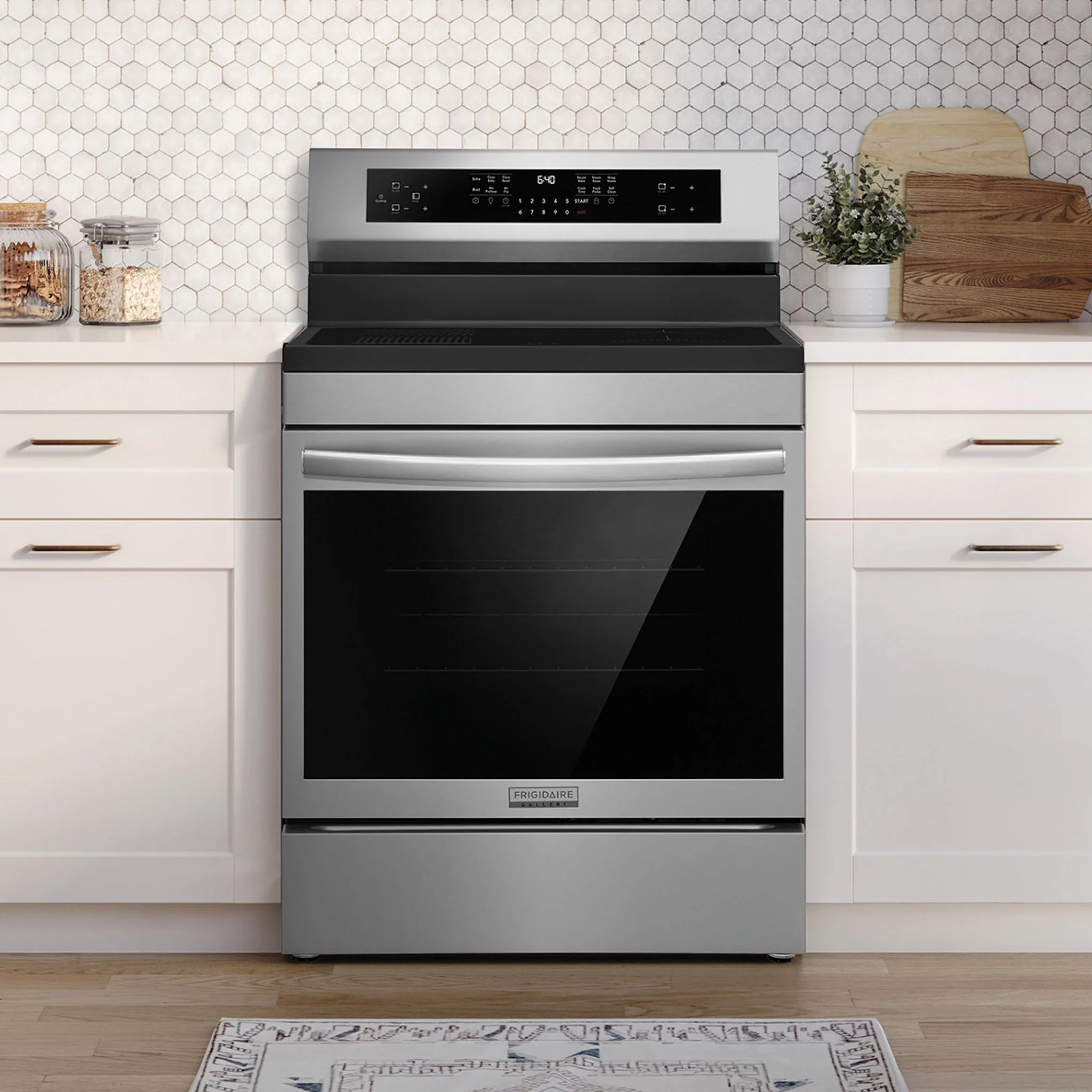 Frigidaire Gallery 30" Freestanding Induction Range with Total Convection - Stainless Steel (GCRI306CBF) - Image 7