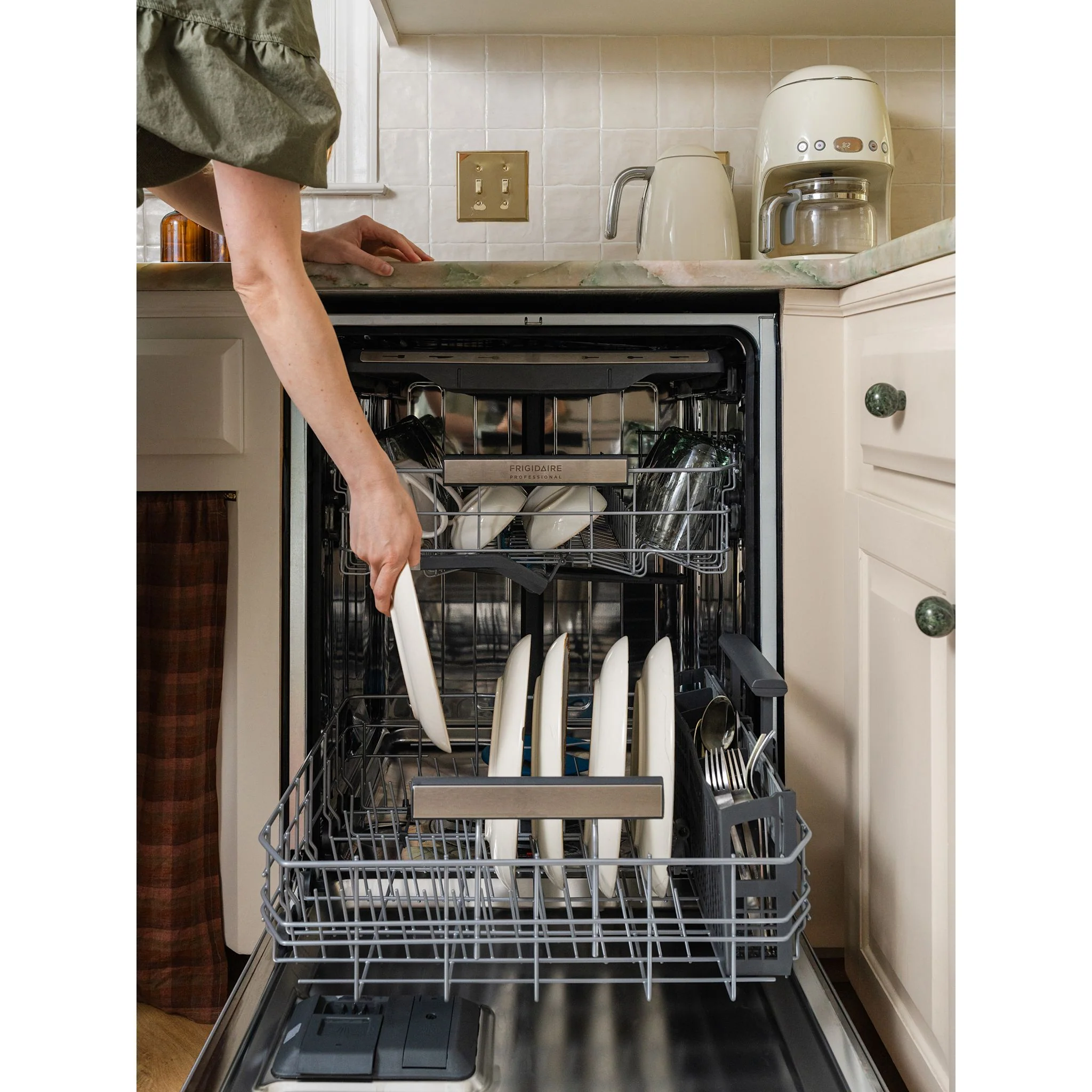 Frigidaire Professional ultra-quiet CleanBoost Dishwasher - Smudgeproof Stainless (PDSH4816BF) - Image 10