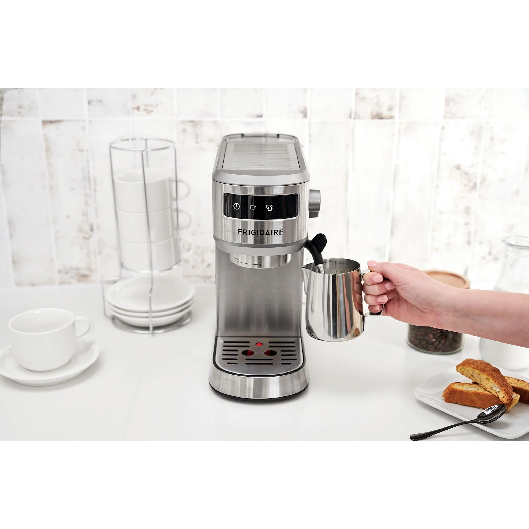 Frigidaire Steam Espresso Maker - Black Stainless ( FREM100SS ) - Image 11