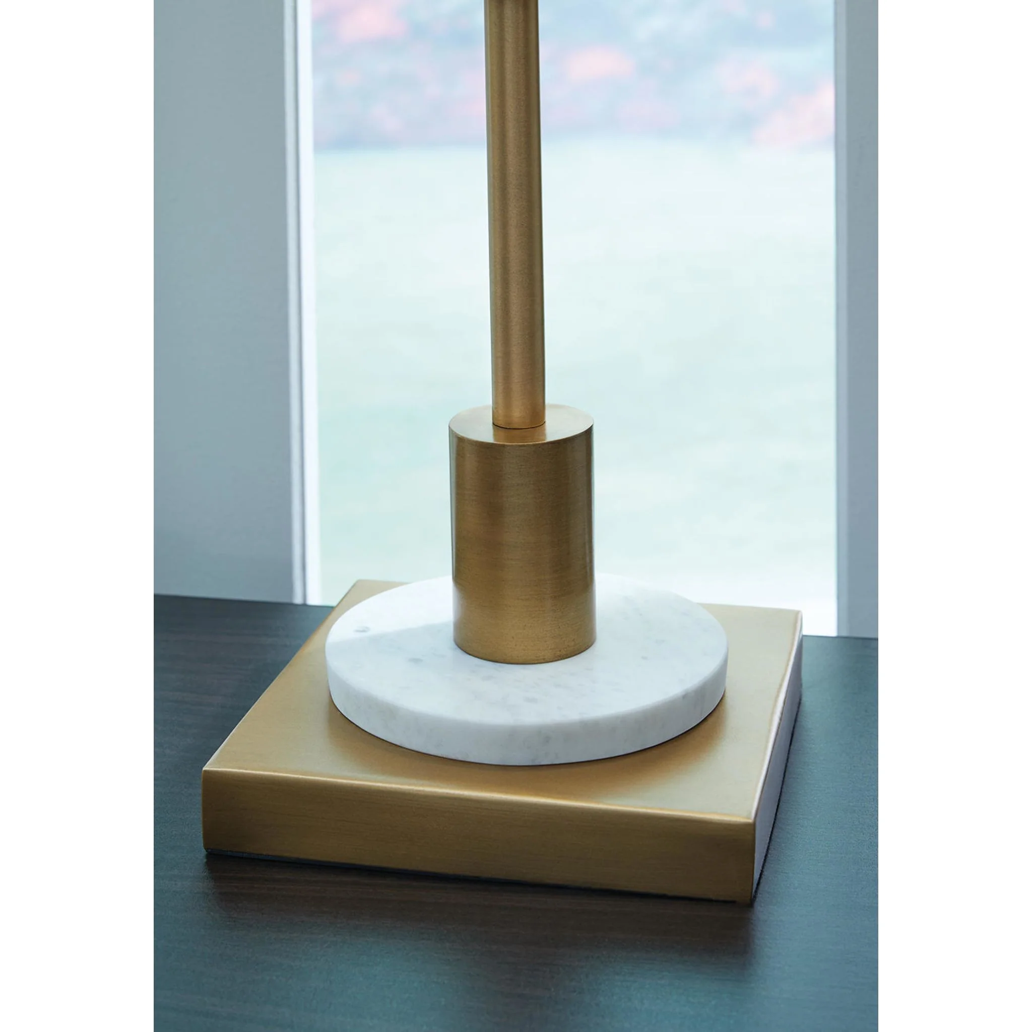 Fritzburn Table Lamp - Image 4