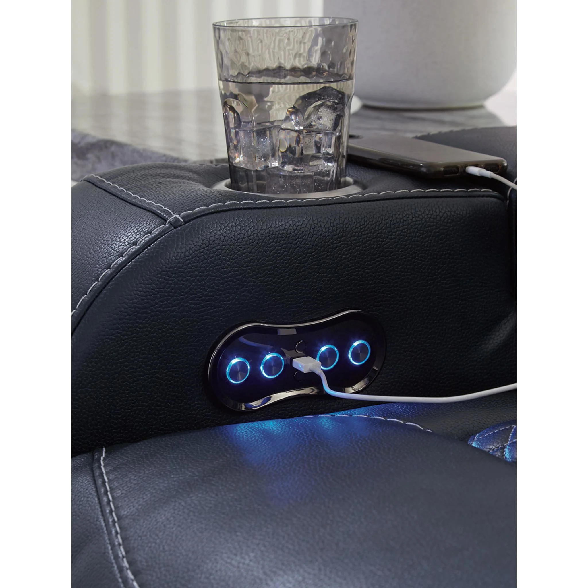 Fyne-Dyme Power Recliner - Image 12