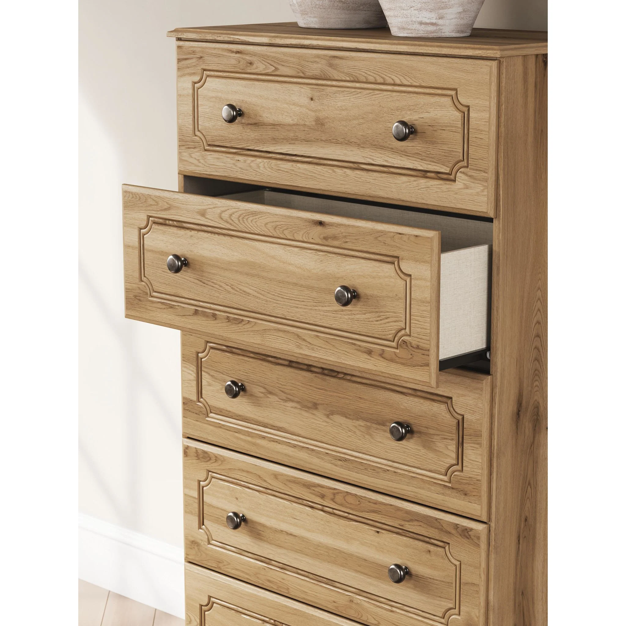 Galletyn Chest - Image 17