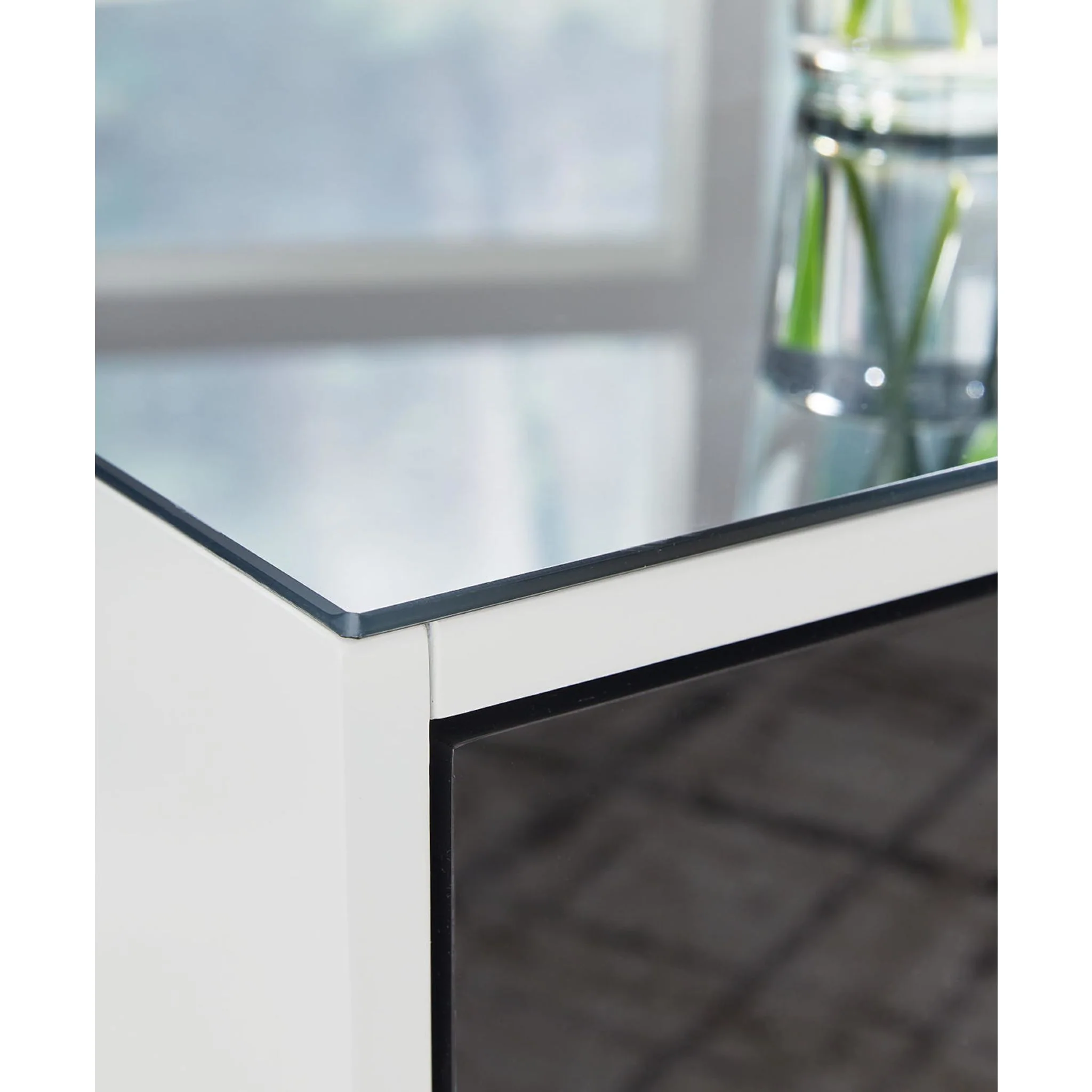 Gardoni End Table - Image 8