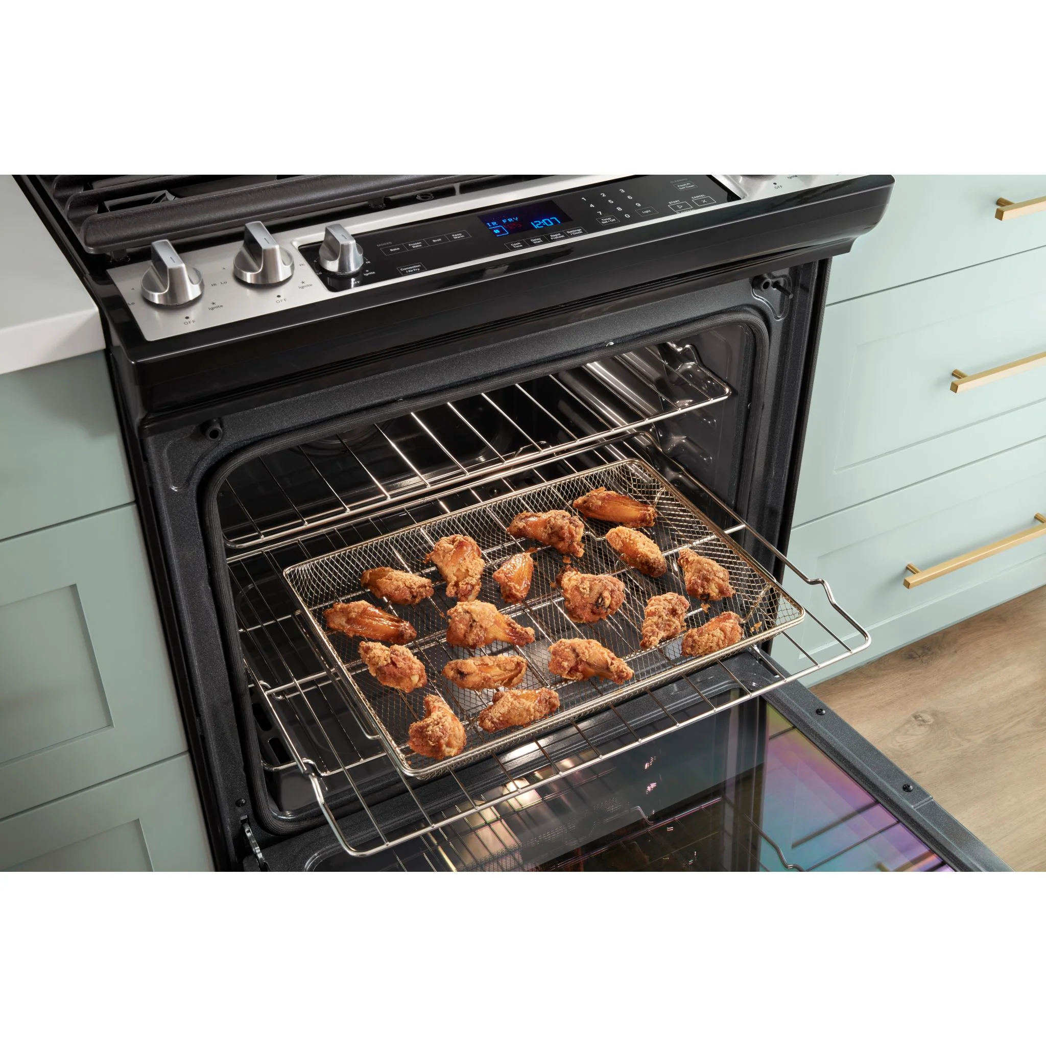 Whirlpool 5.8 cu.. ft.  Gas 7-in-1 Air Fry Oven (WEG745H0LZ) - Image 7