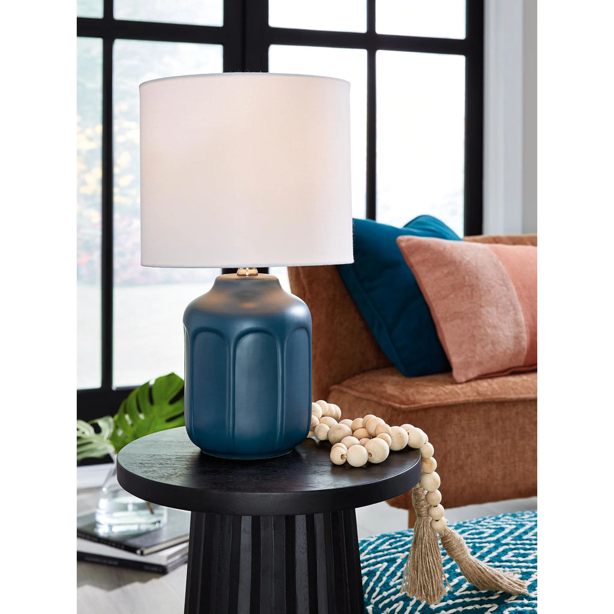 Gierburg Table Lamp - Image 19
