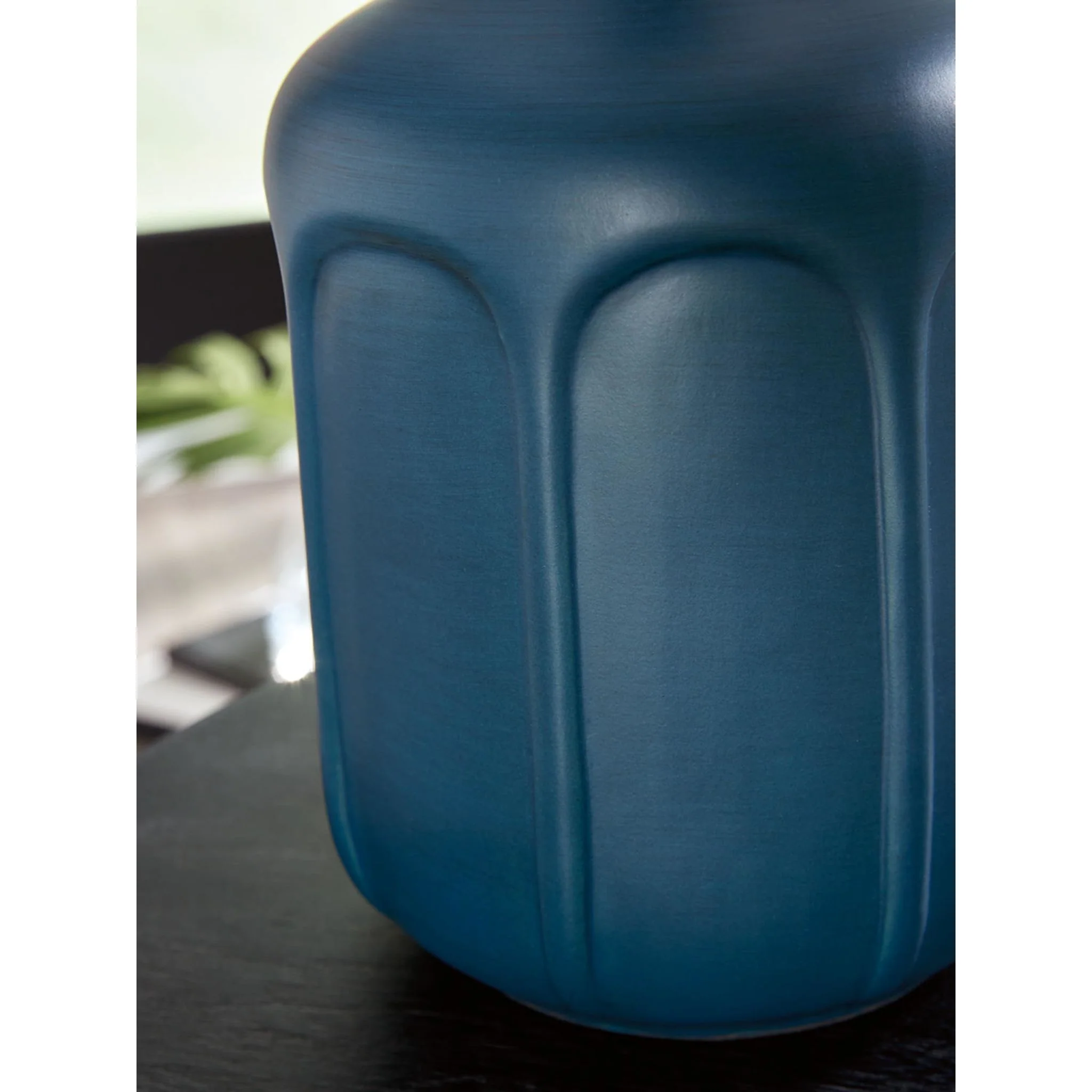 Gierburg Table Lamp - Image 23