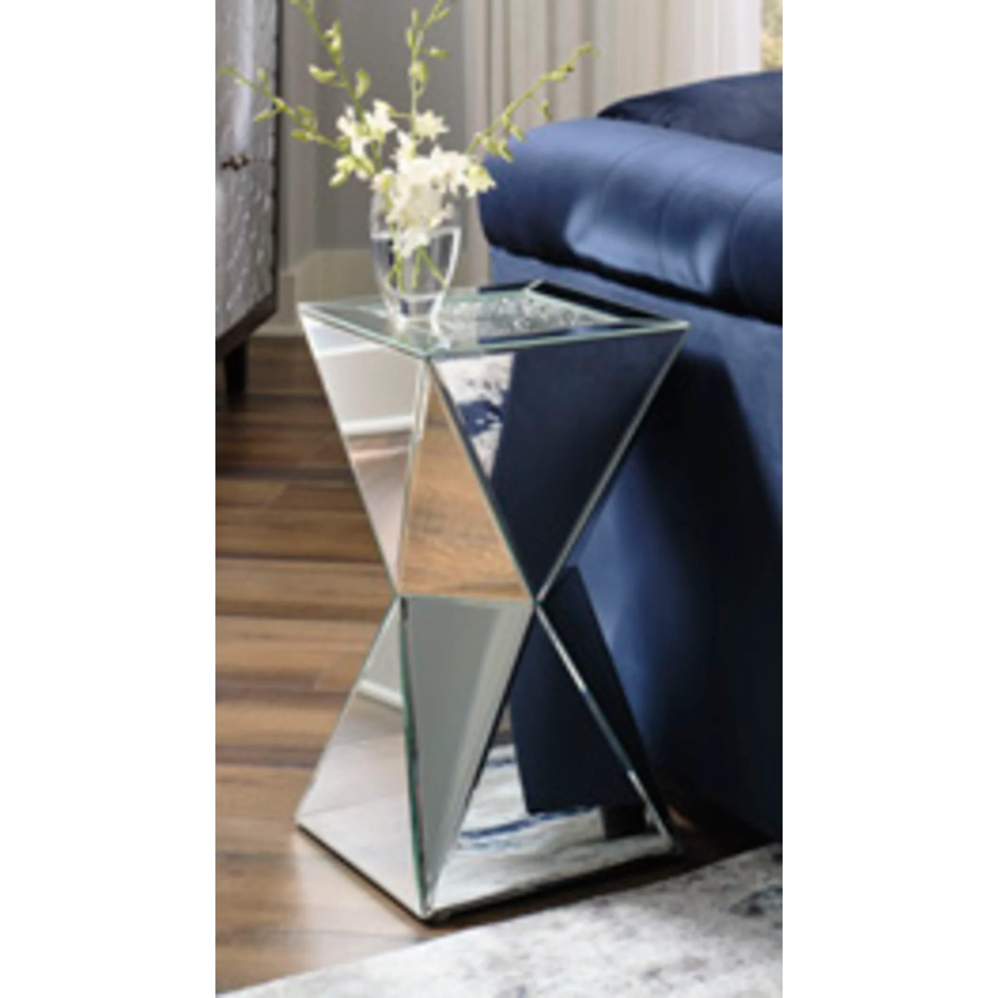Gillrock Accent Table - Image 8