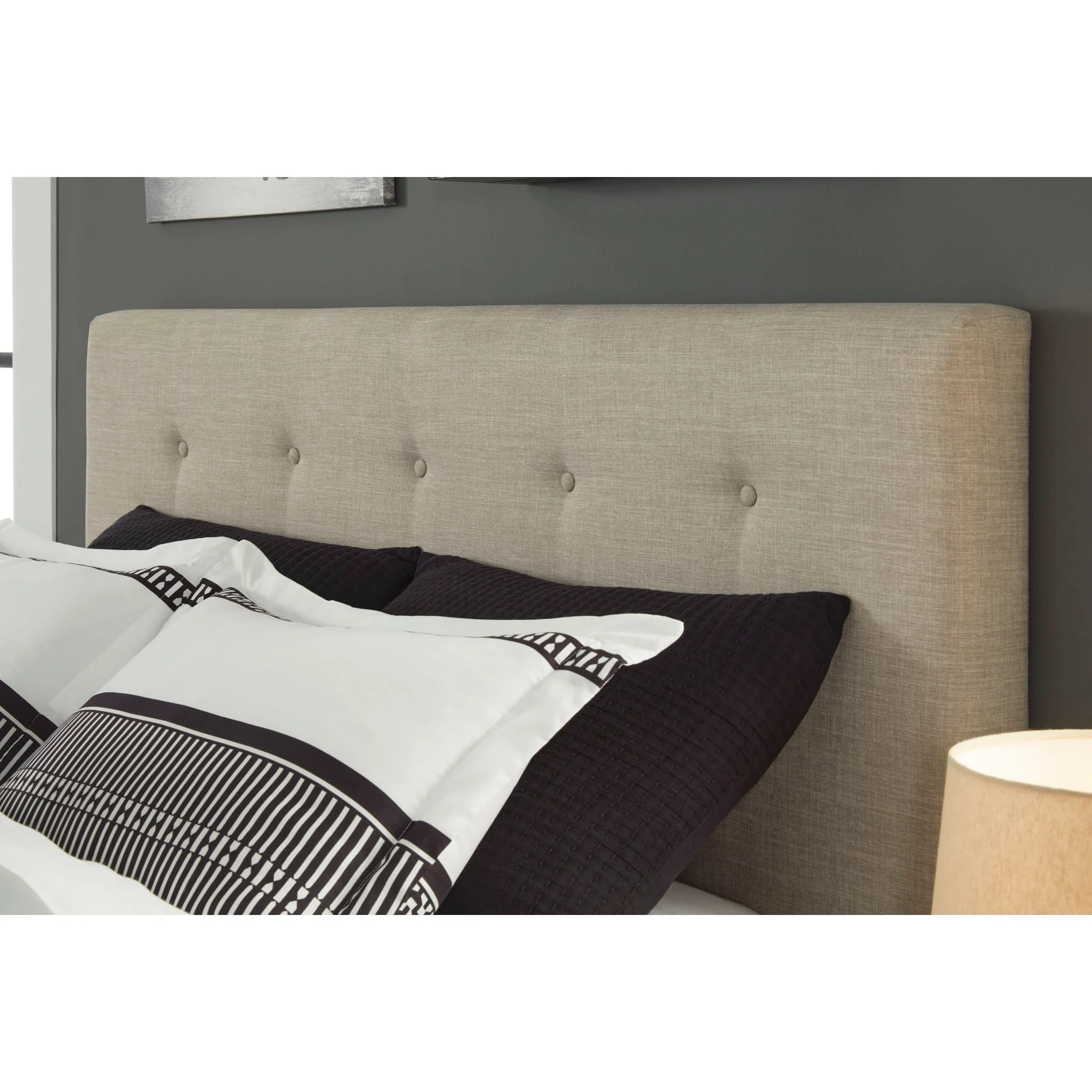 Gladdinson Queen Upholstered Bed - Image 8