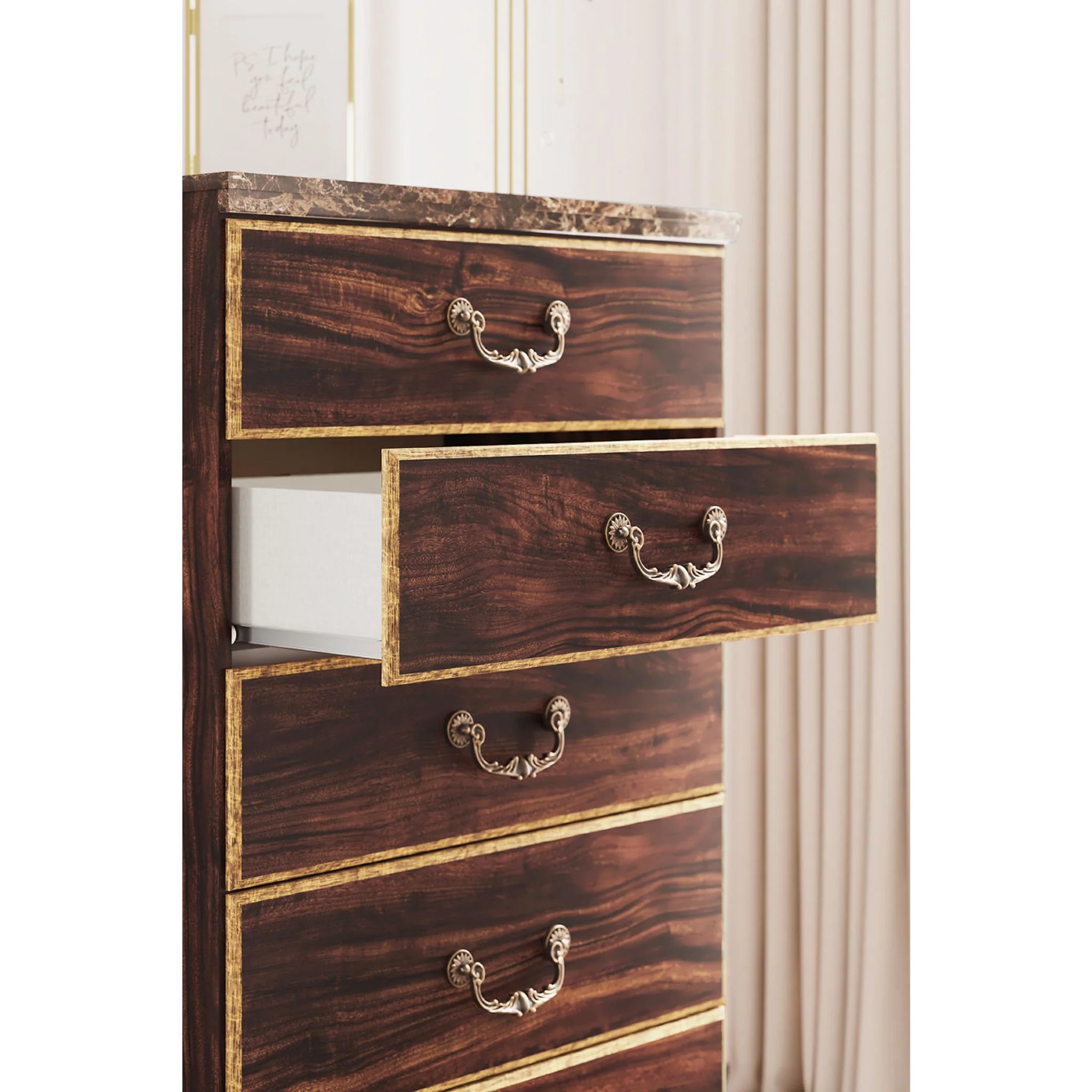 Glosmount Chest - Image 6