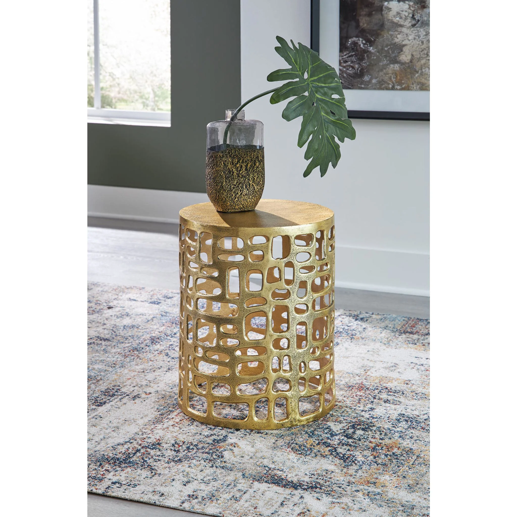 Gracylee Accent Table - Image 6