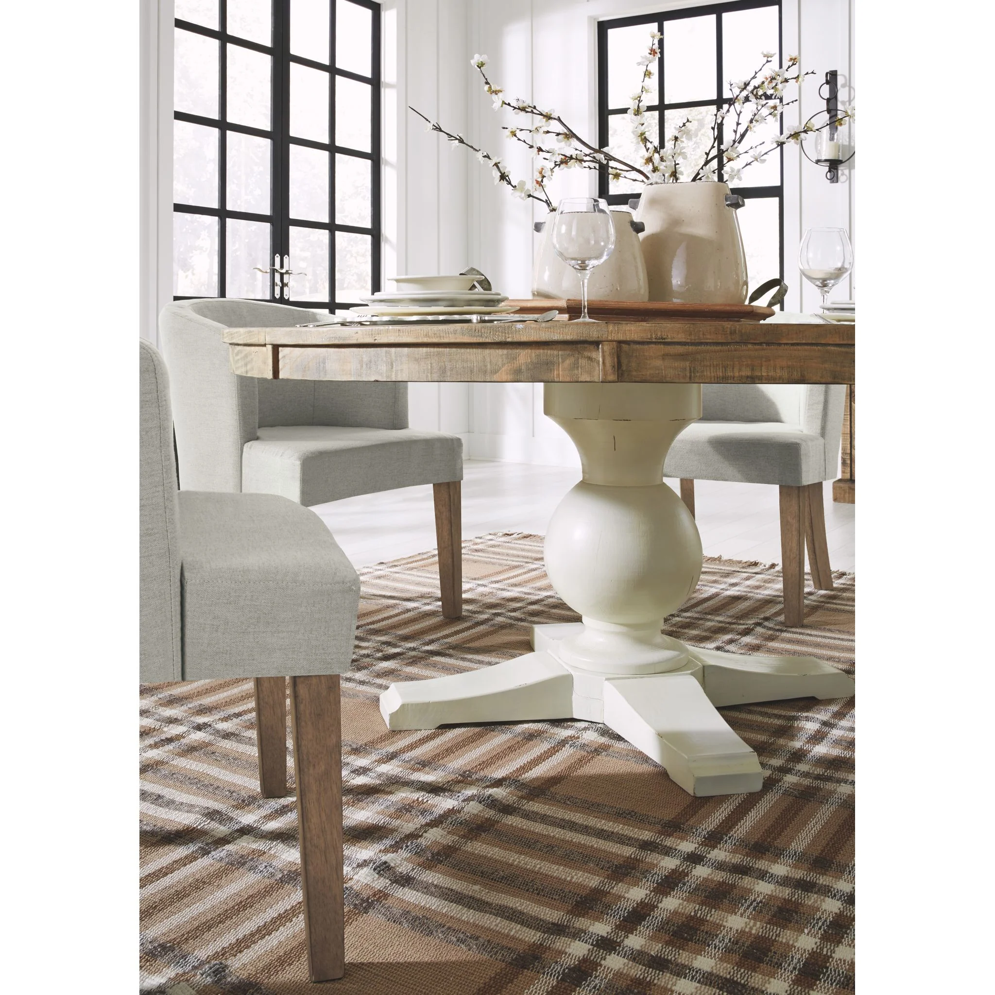 Grindleburg Dining Set - Image 5