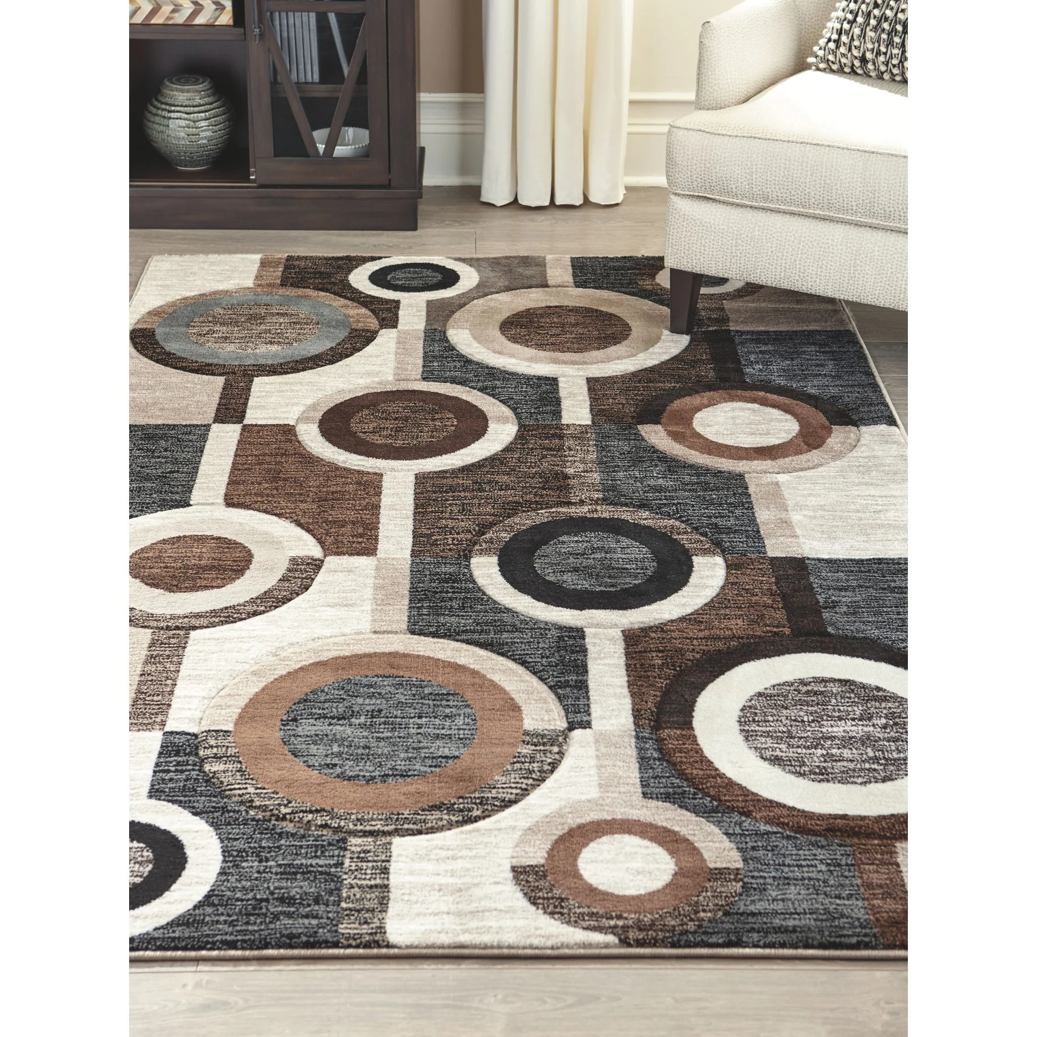 Guintte Area Rug - Image 5