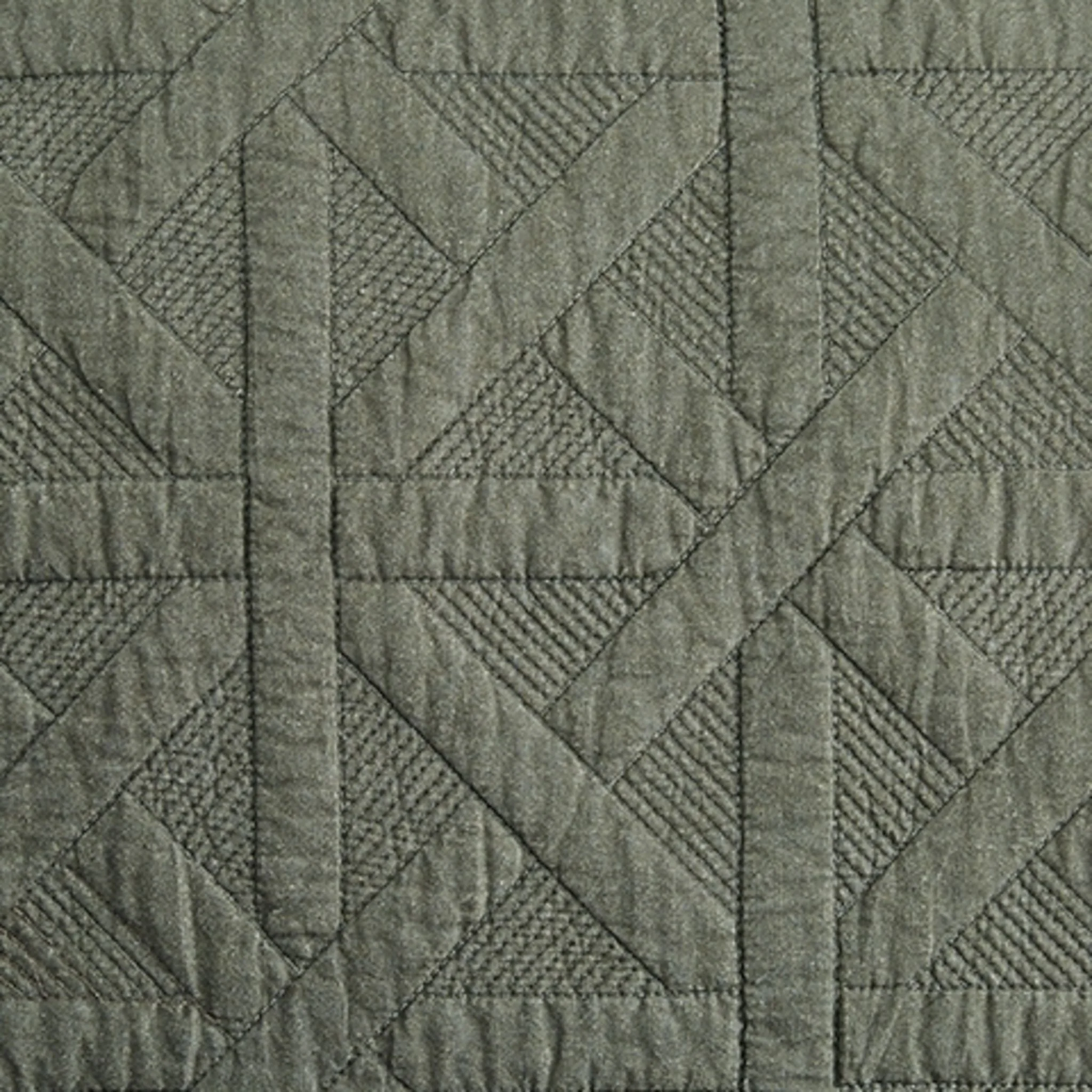 Guslea King Coverlet Set - Image 4