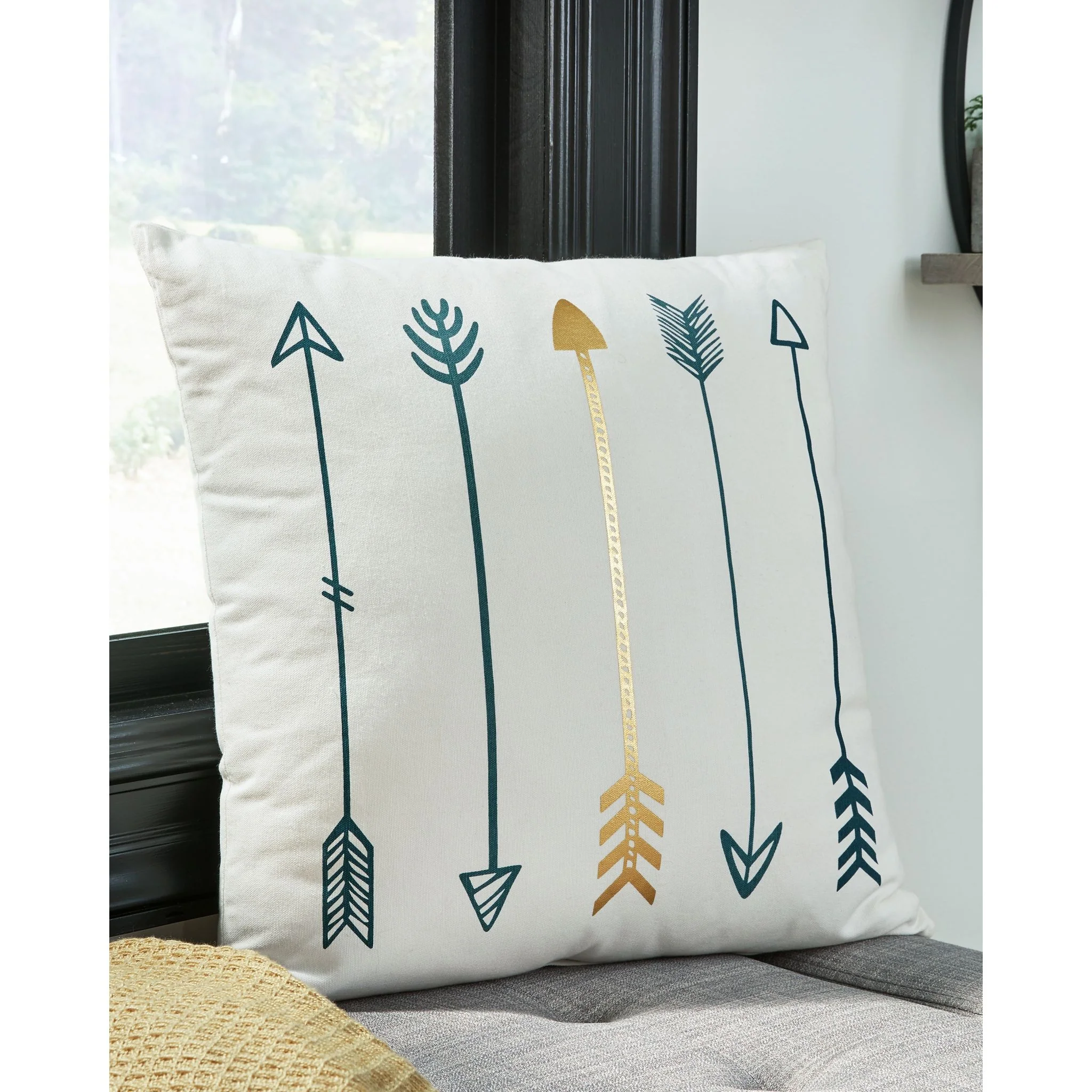 Gyldan Accent Pillow - Image 2
