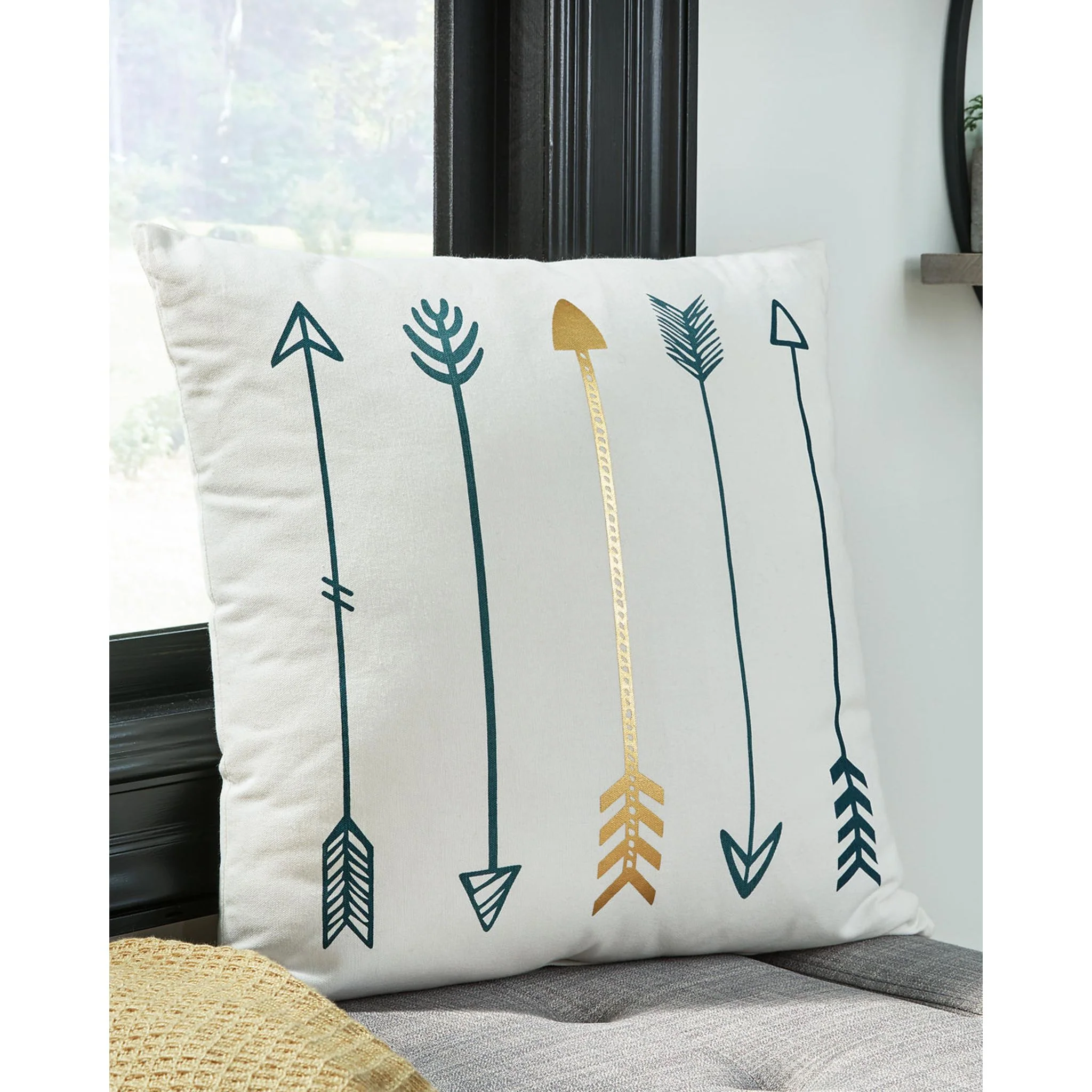 Gyldan Accent Pillow - Image 6