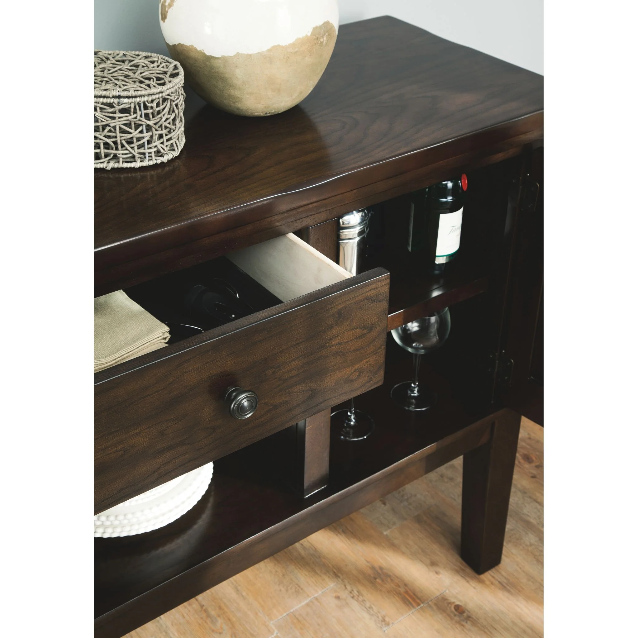 Haddigan Dining Server - Image 5