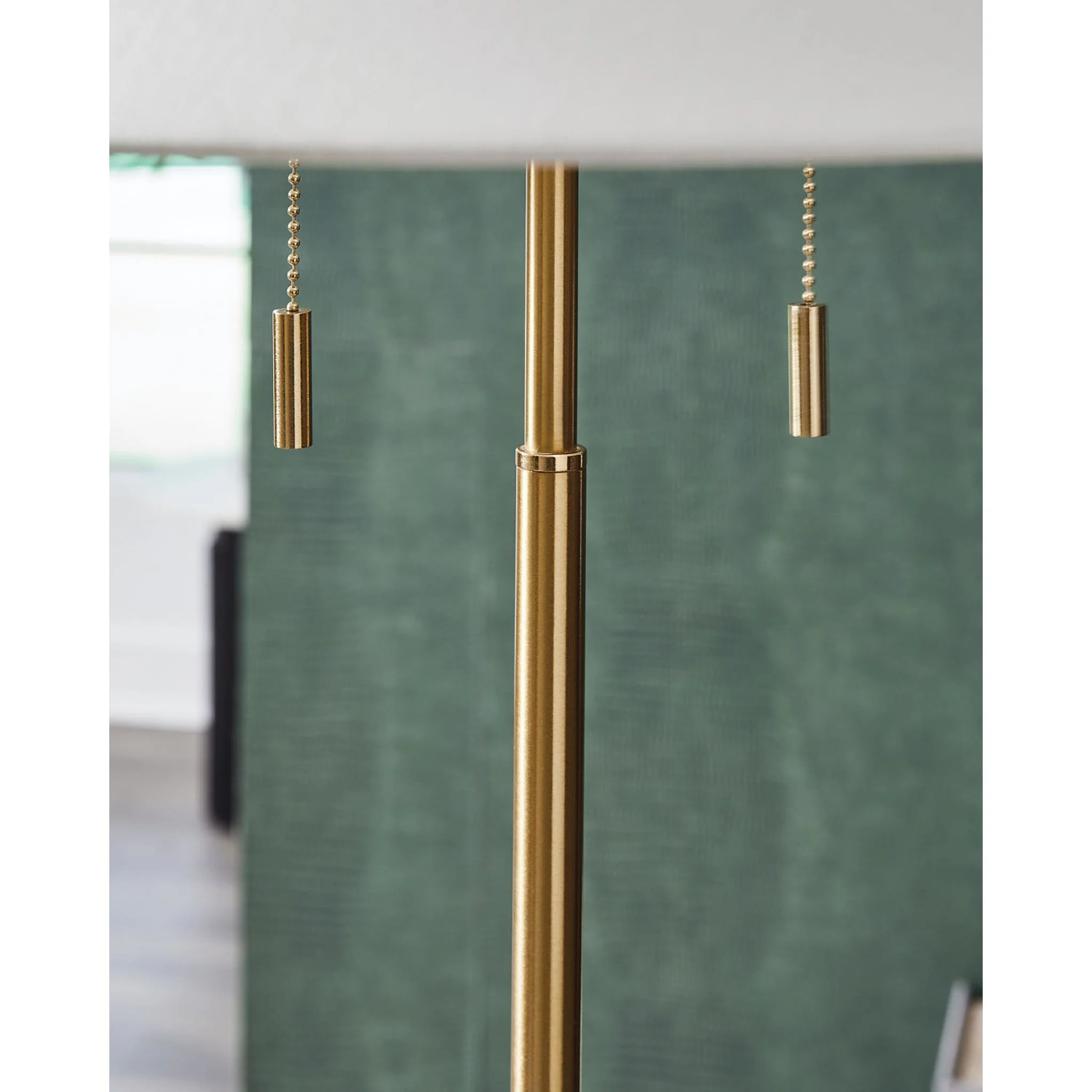 Haigwood Floor Lamp - Image 4
