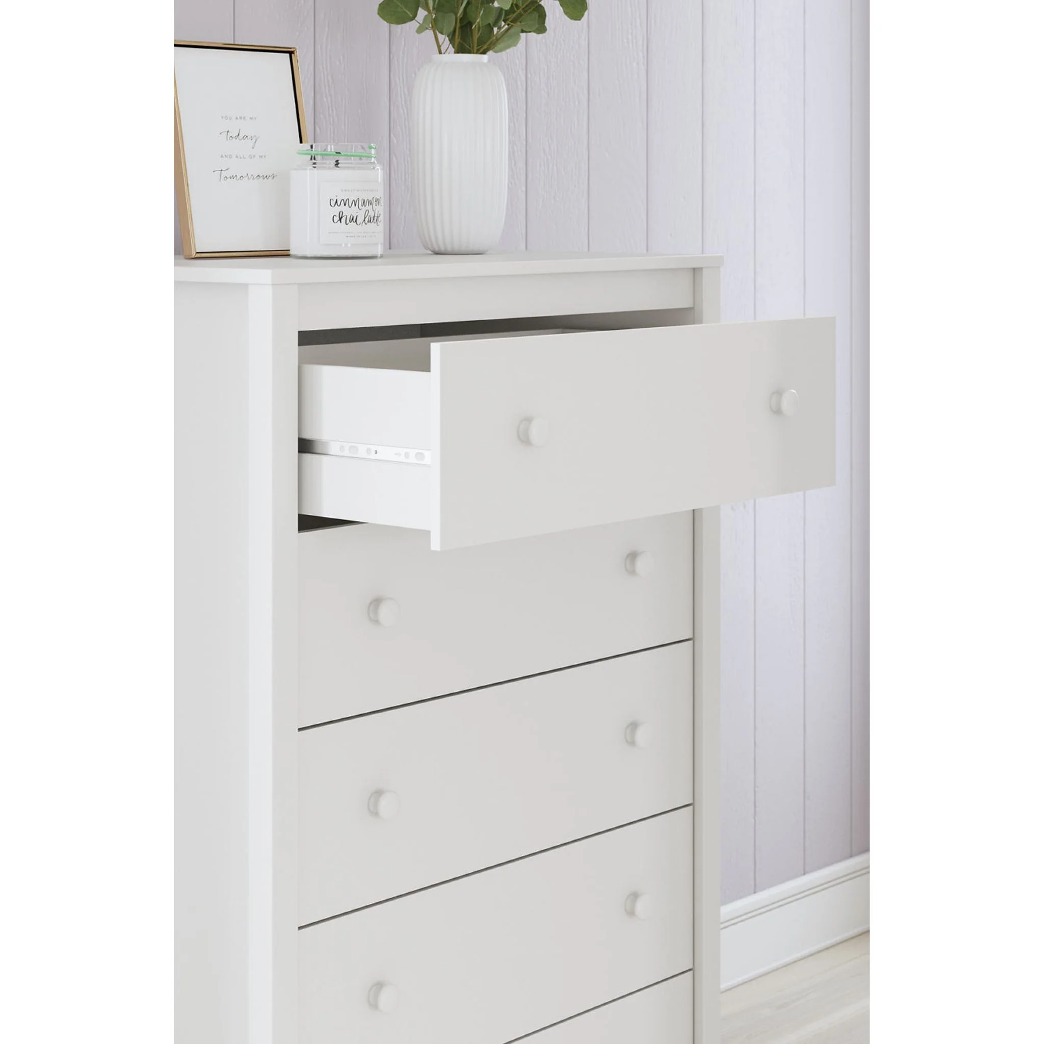 Hallityn Chest - Image 13