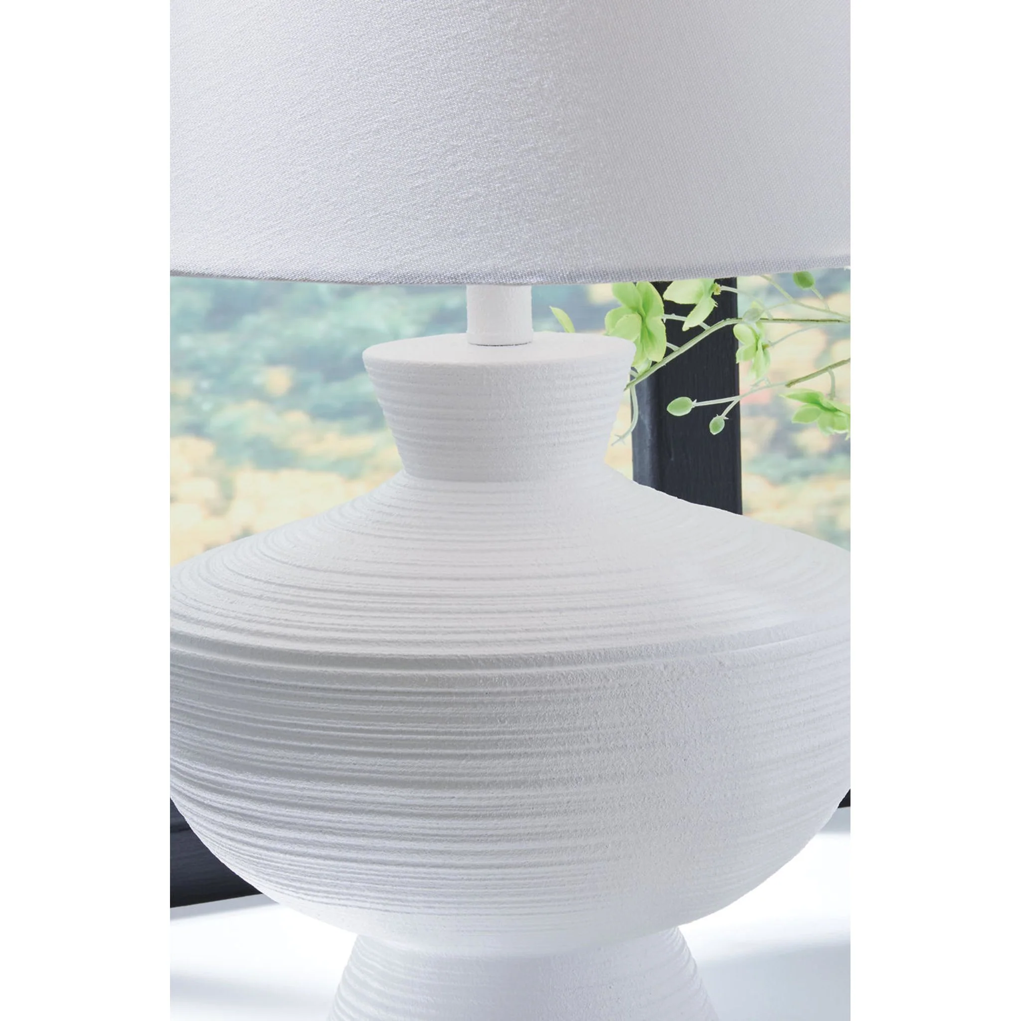 Harelwood Table Lamp - Image 4