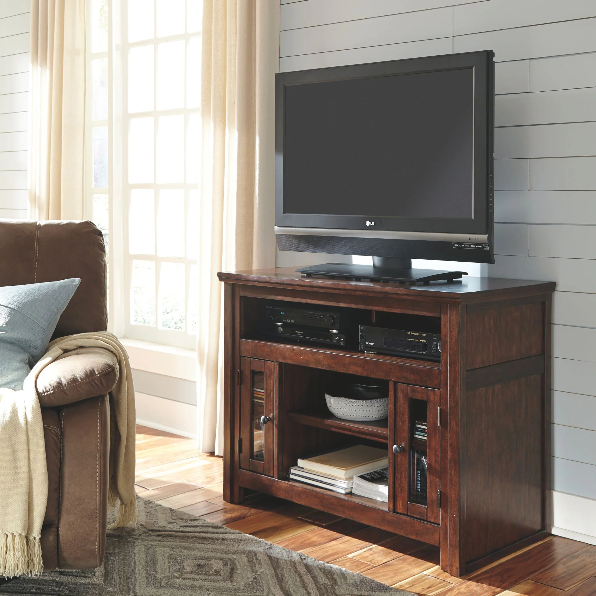 Harpan TV Stand - Image 3