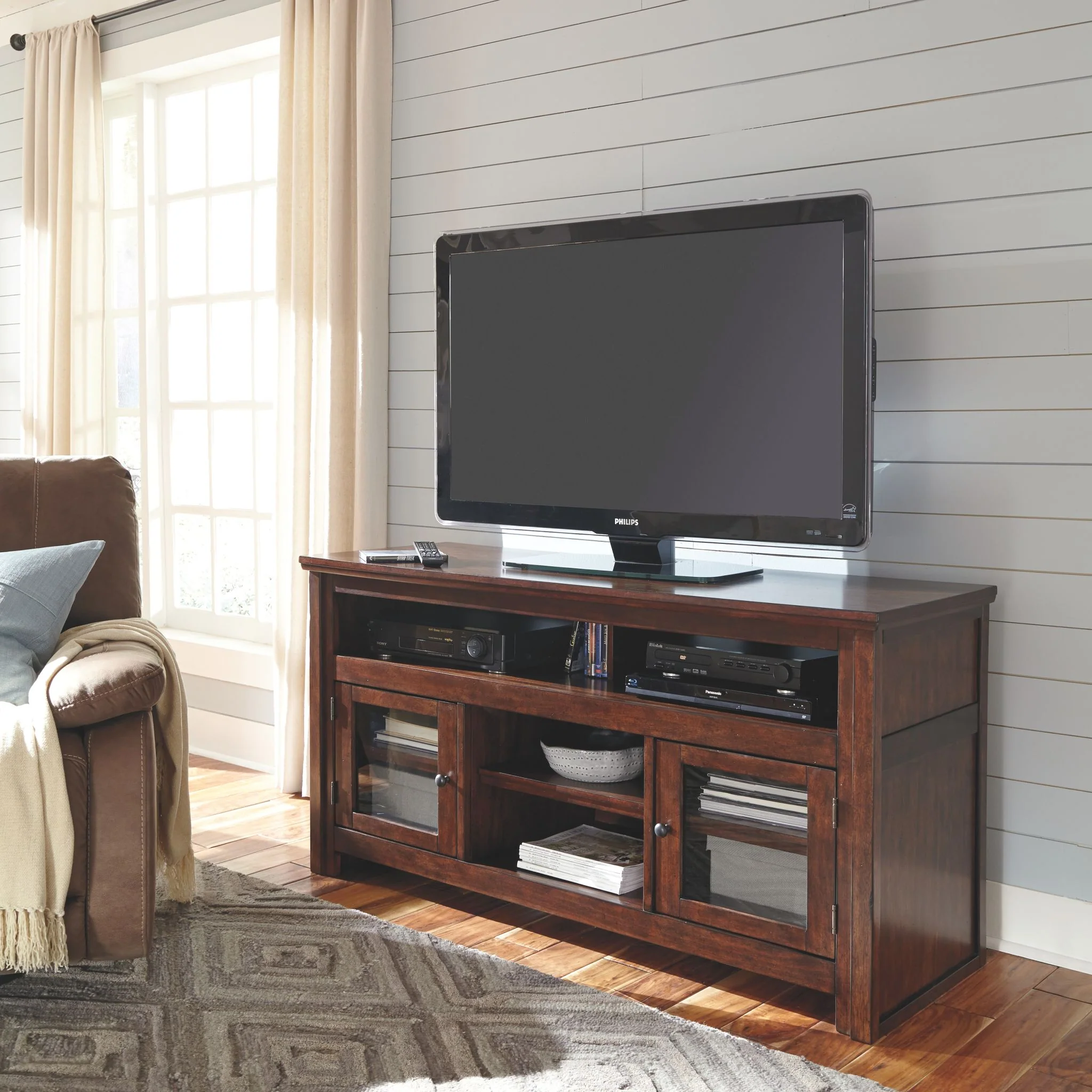 Harpan TV Stand - Image 3