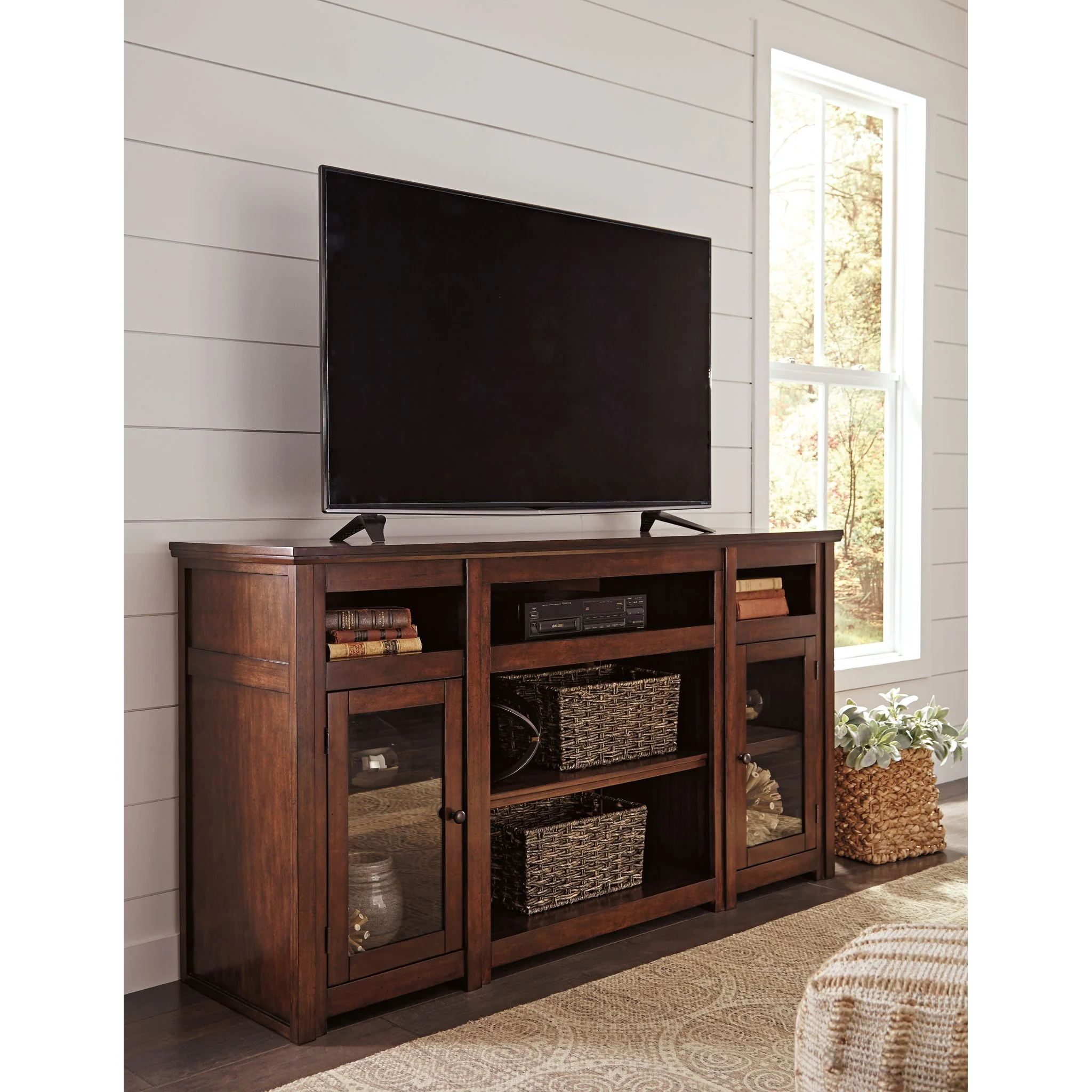 Harpan TV Stand - Image 3