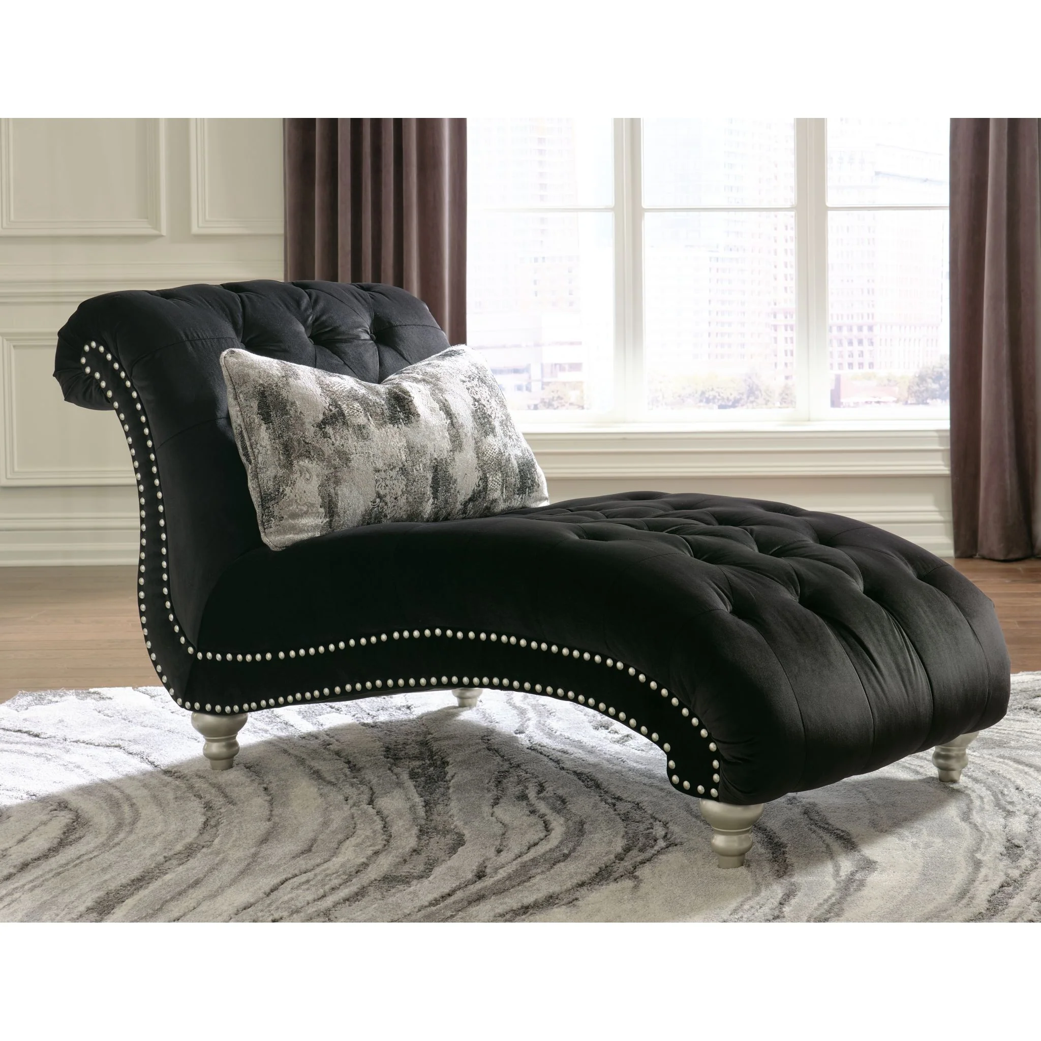 Harriotte Chaise - Image 2