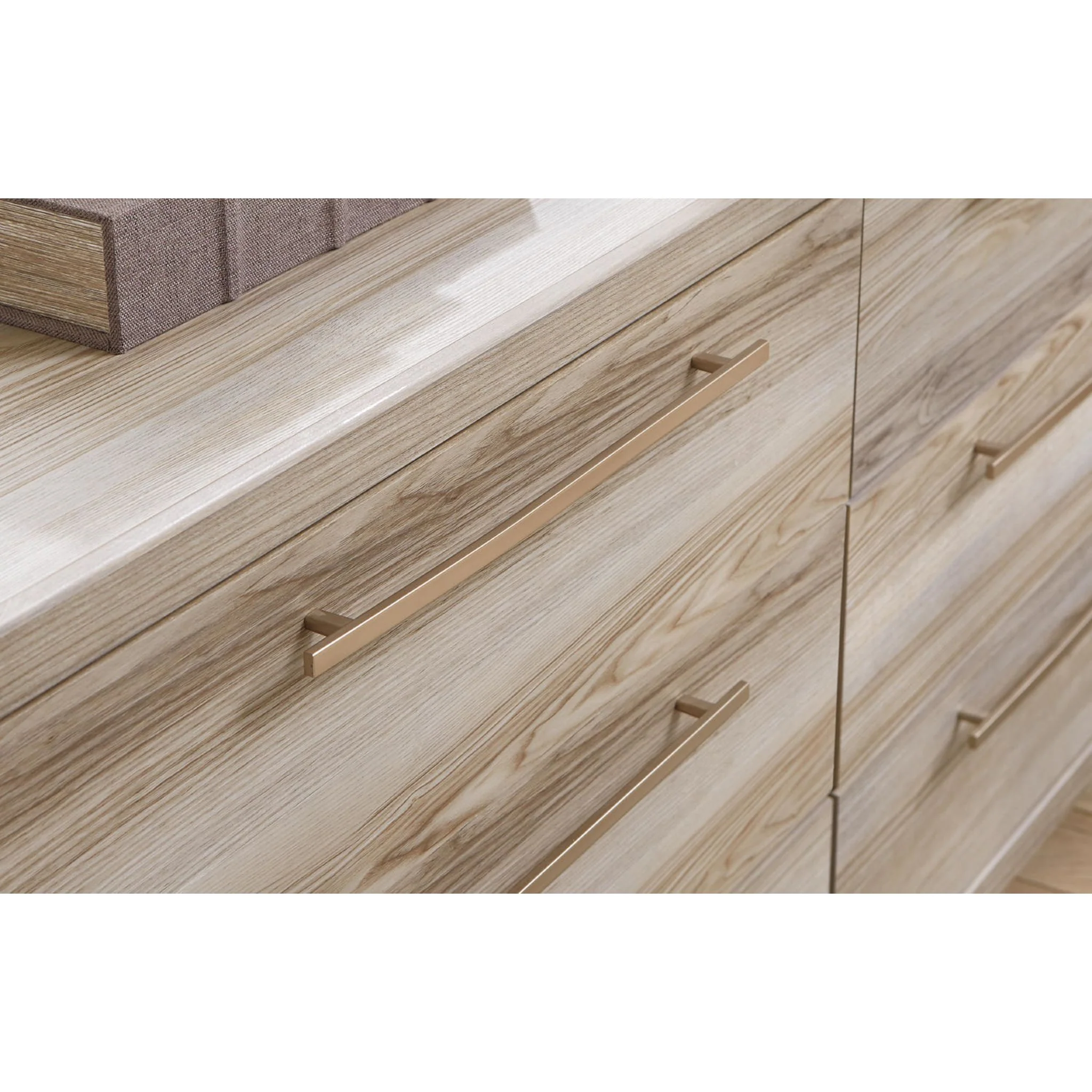 Hasbrick Dresser and Mirror - Image 8