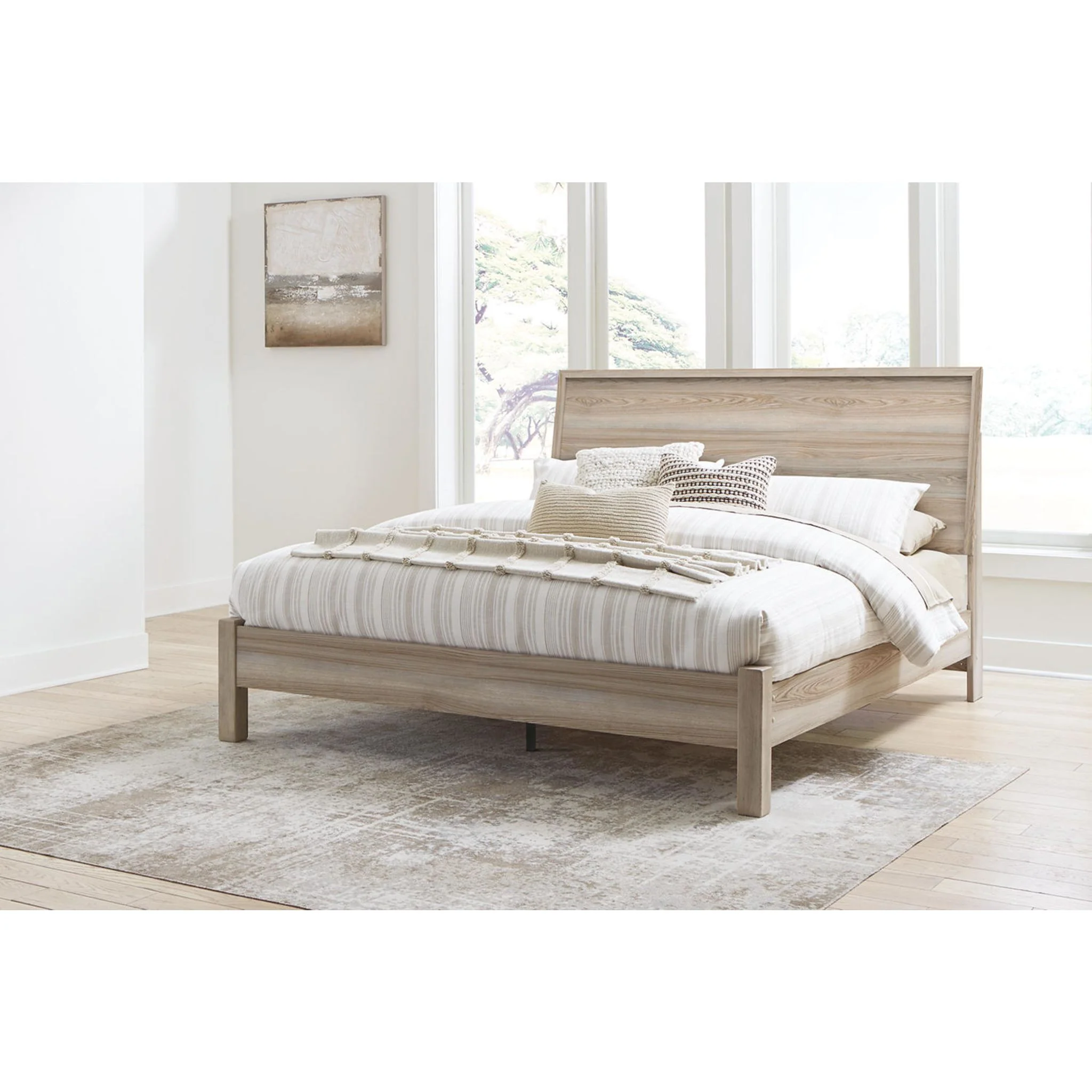 Hasbrick King Platform Bed - Image 2