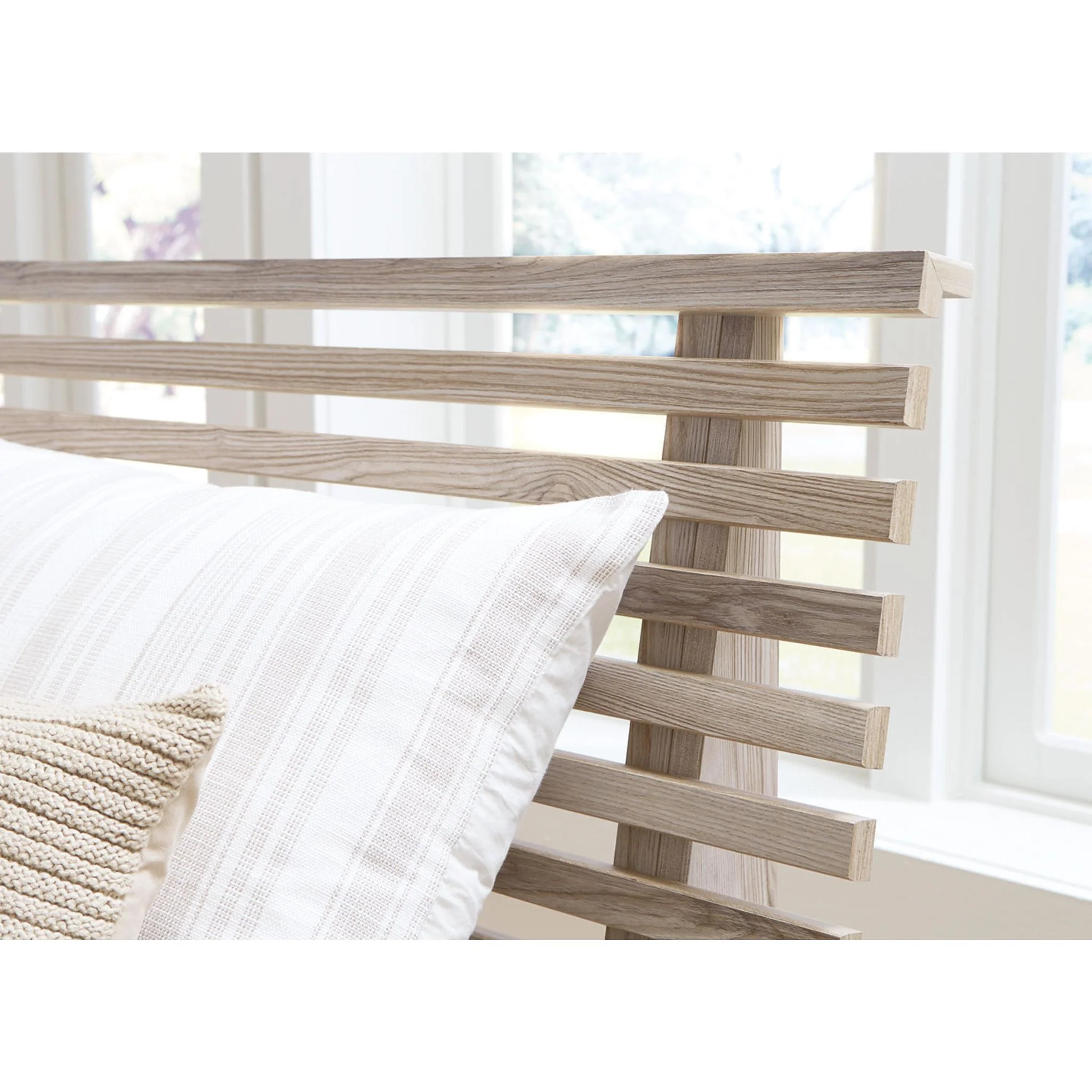 Hasbrick King Slat Panel Bed - Image 6