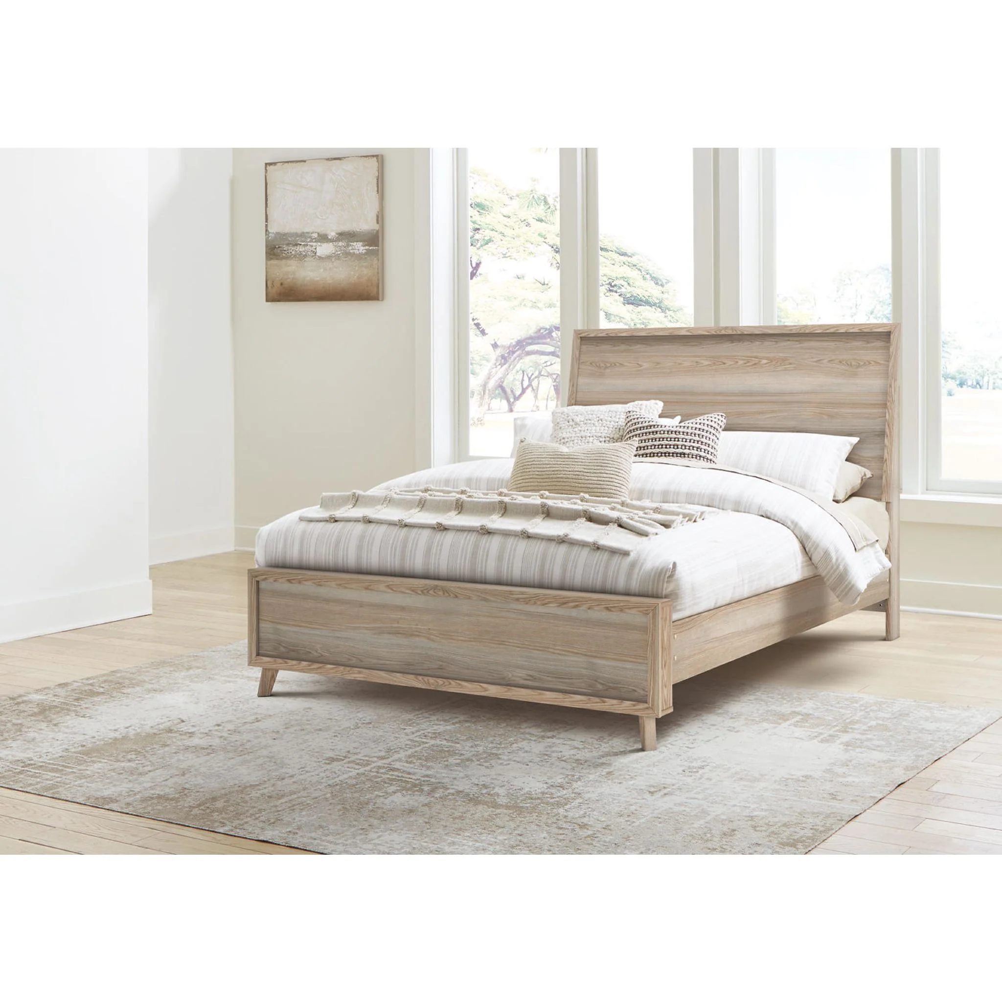 Hasbrick Queen Panel Bed - Image 2