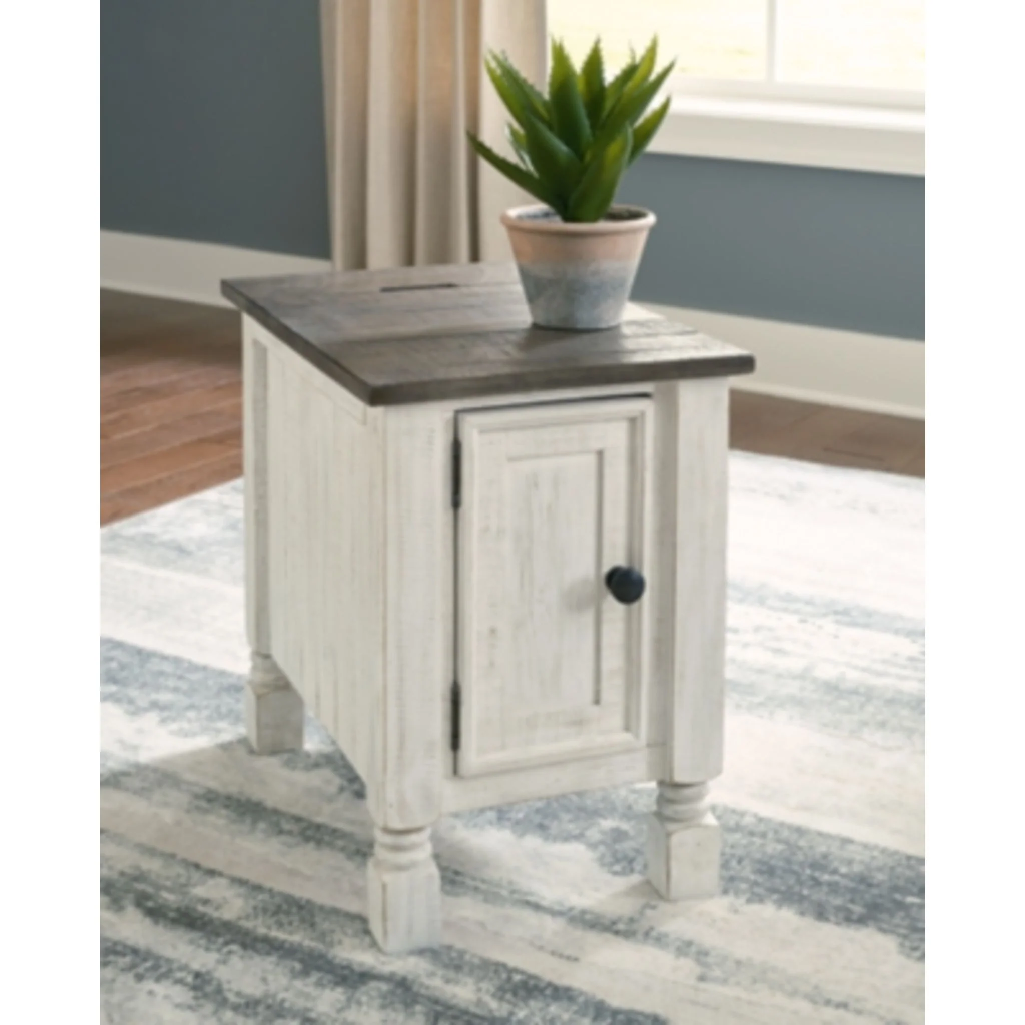 Havalance Chairside End Table - Image 2