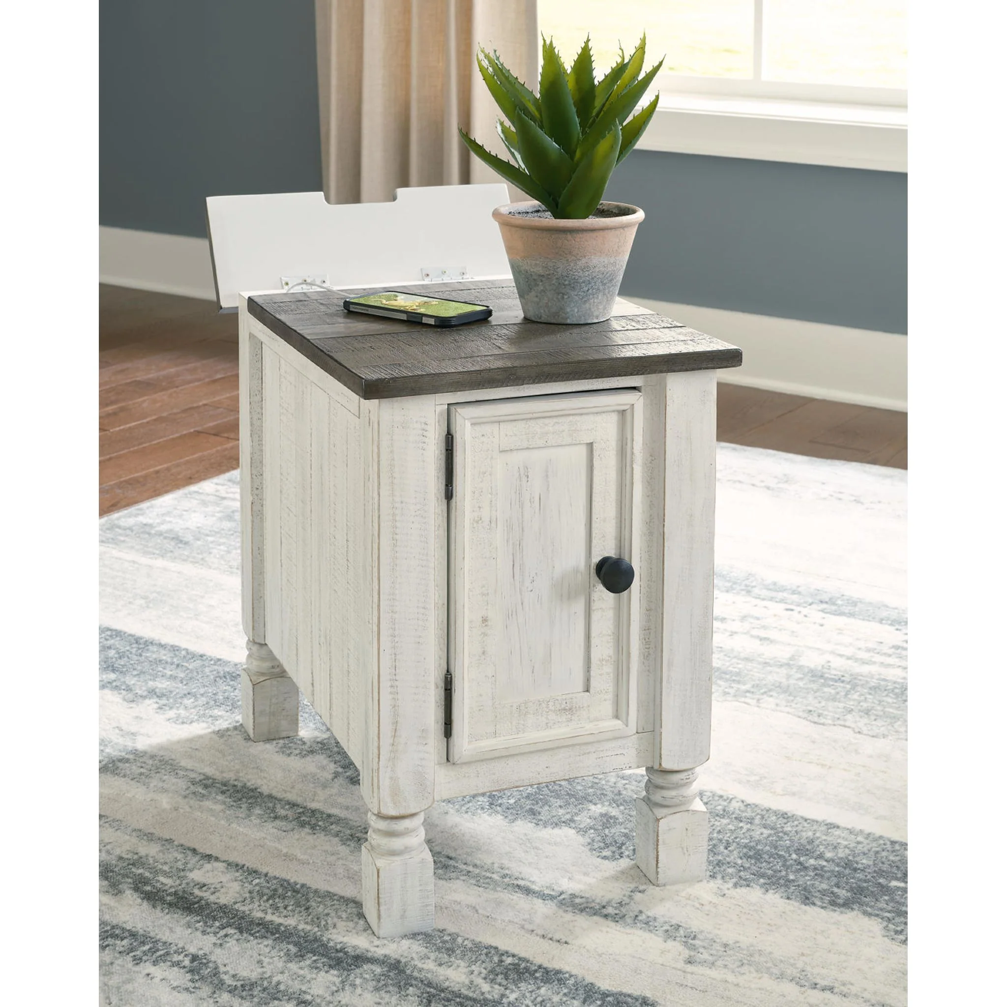 Havalance Chairside End Table - Image 6