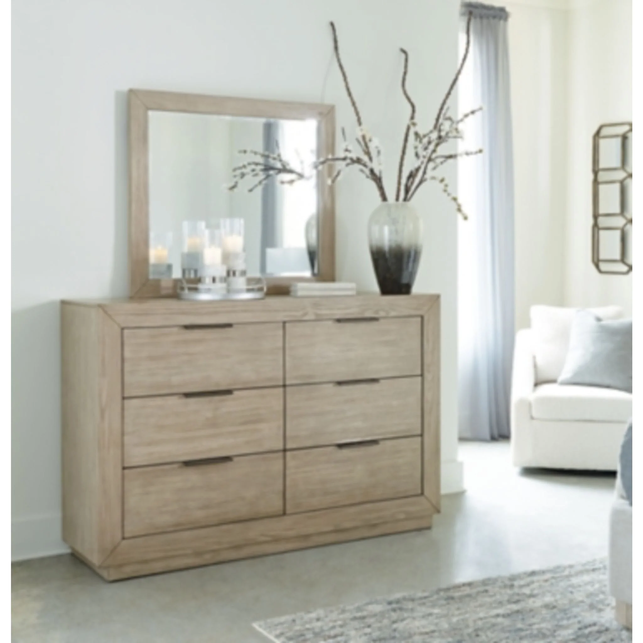 Hennington-Exclusive Dresser and Mirror - Image 2