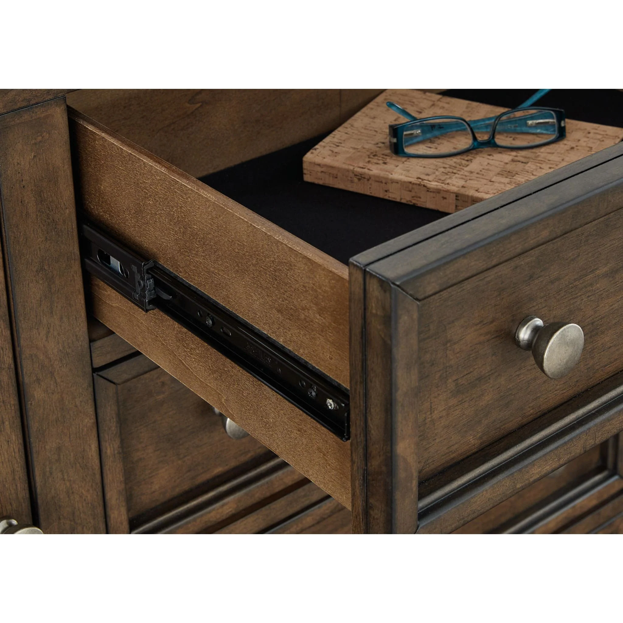 Hillcott-Exclusive Door Chest - Image 12