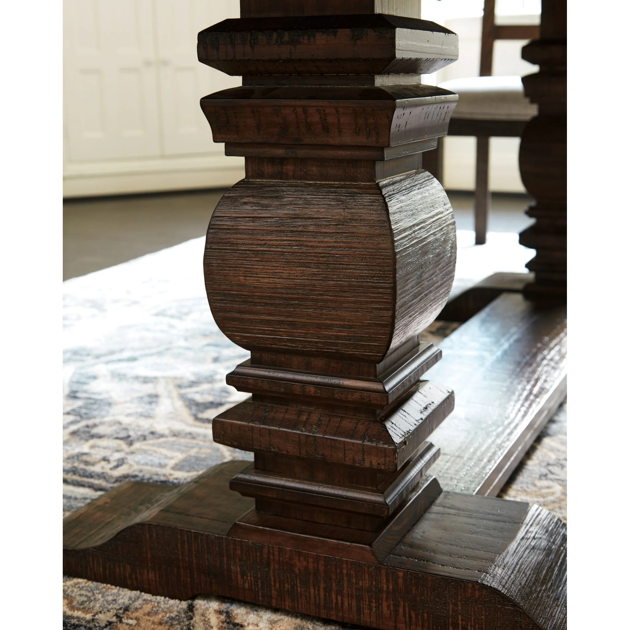 Hillcott-Exclusive Dining Table - Image 9