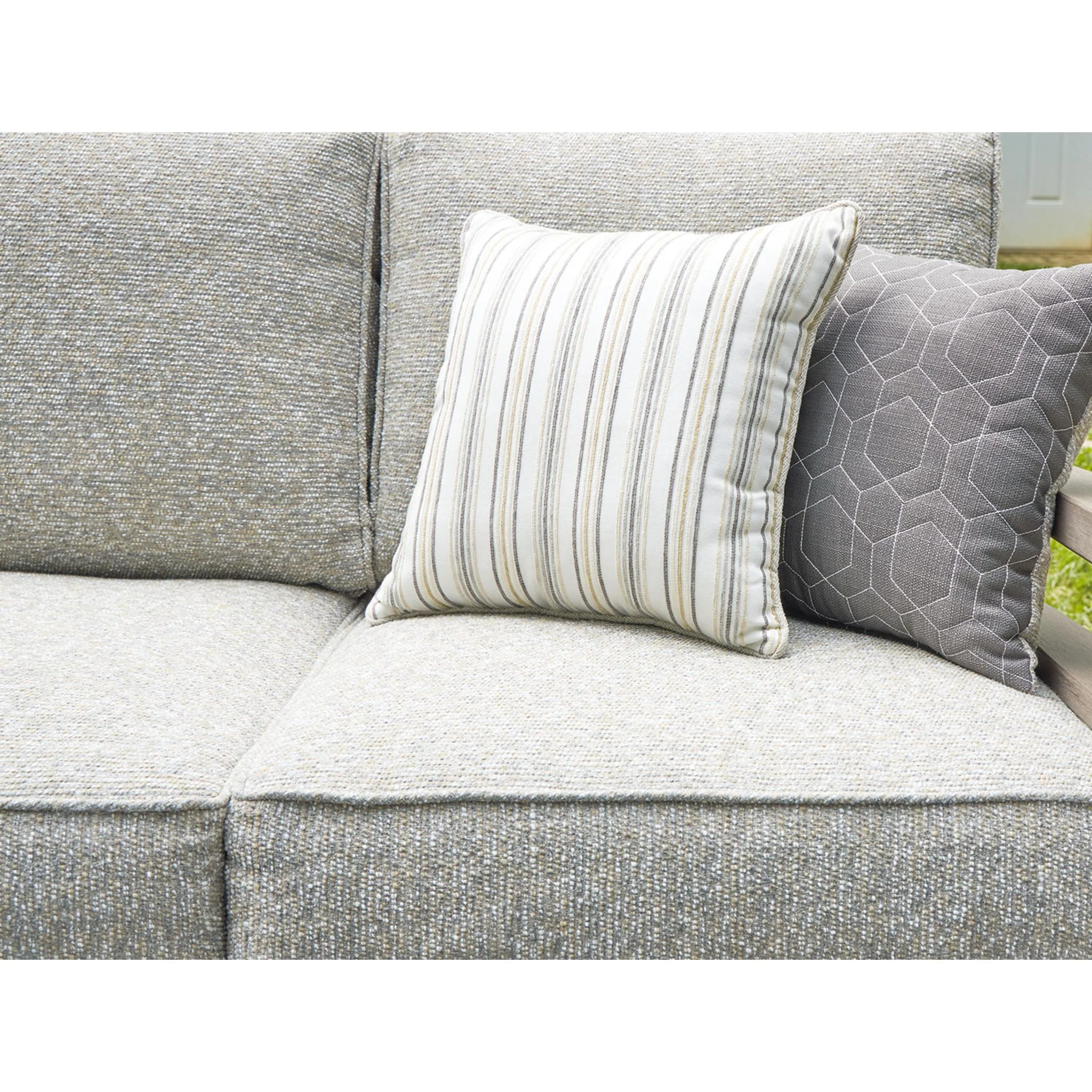 Hillside Barn Outdoor Sofa with Cushion - Image 7