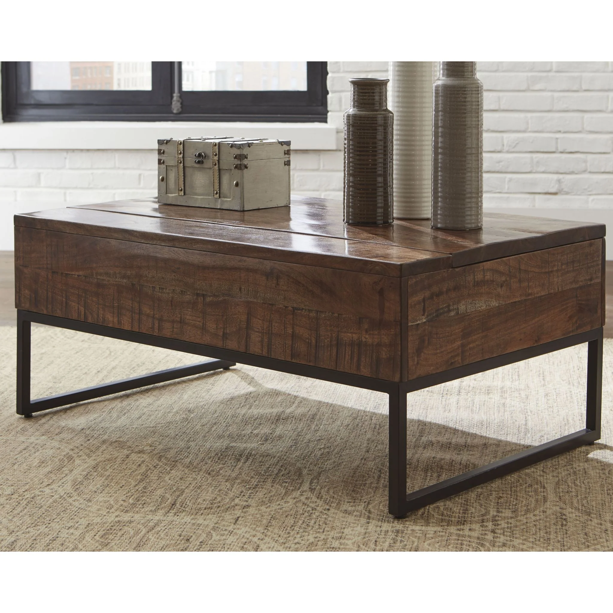 Hirvanton 3 Piece Package - Image 4