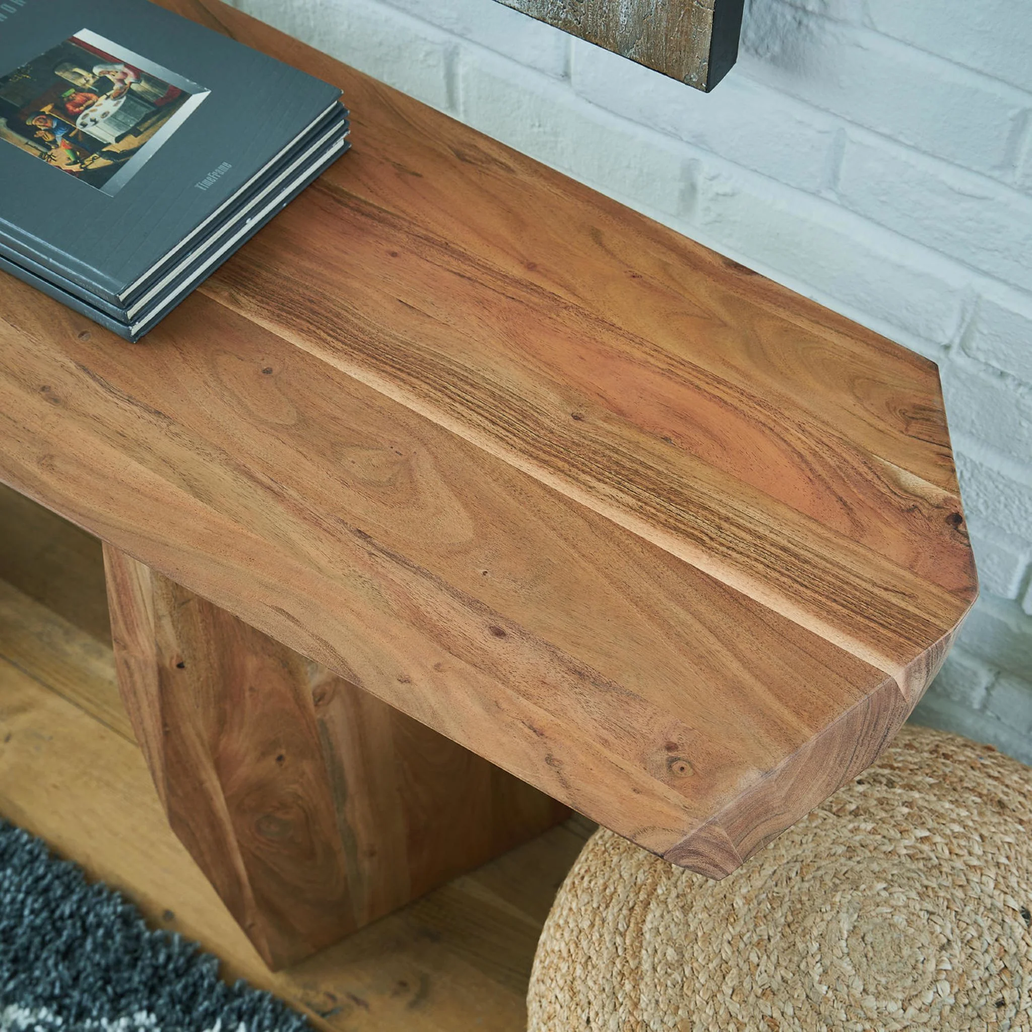 Holward Console Table - Image 4