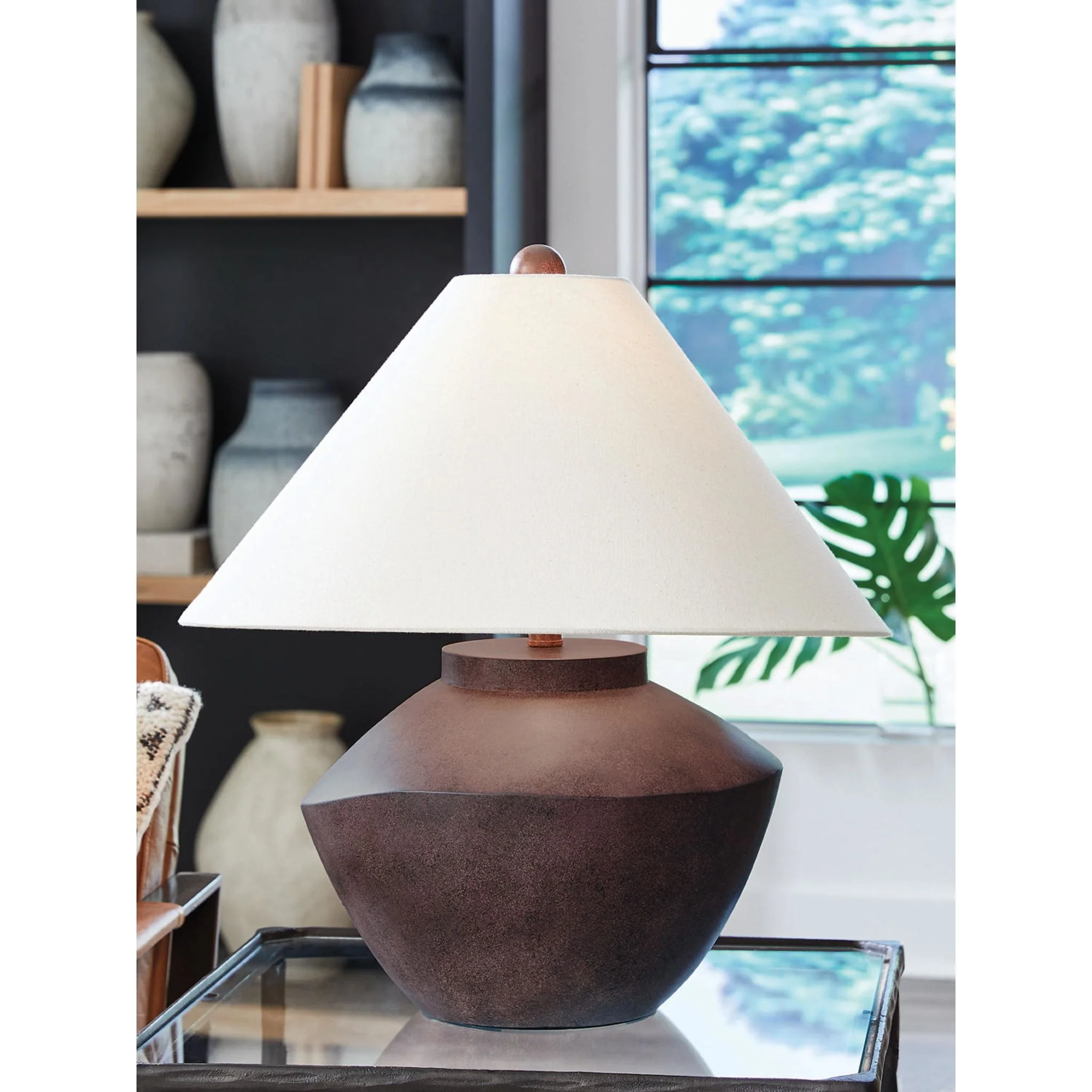 Honsworth Table Lamp - Image 2