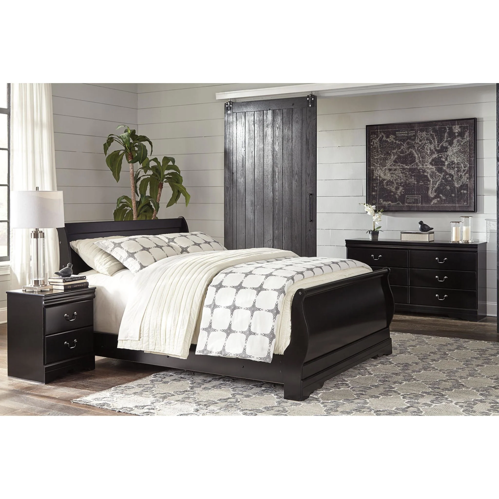 Huey Vineyard Nightstand - Image 7