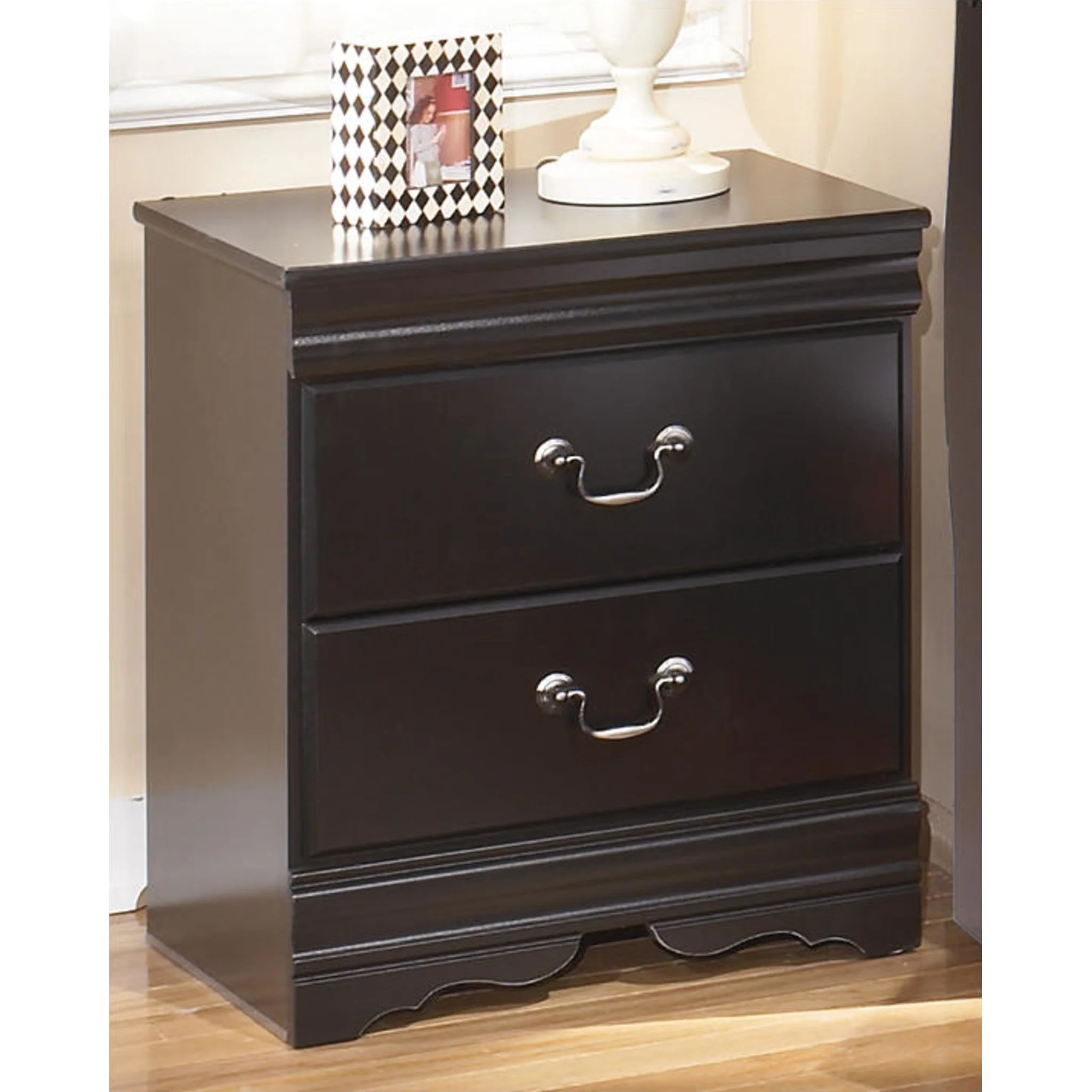 Huey Vineyard Nightstand - Image 8