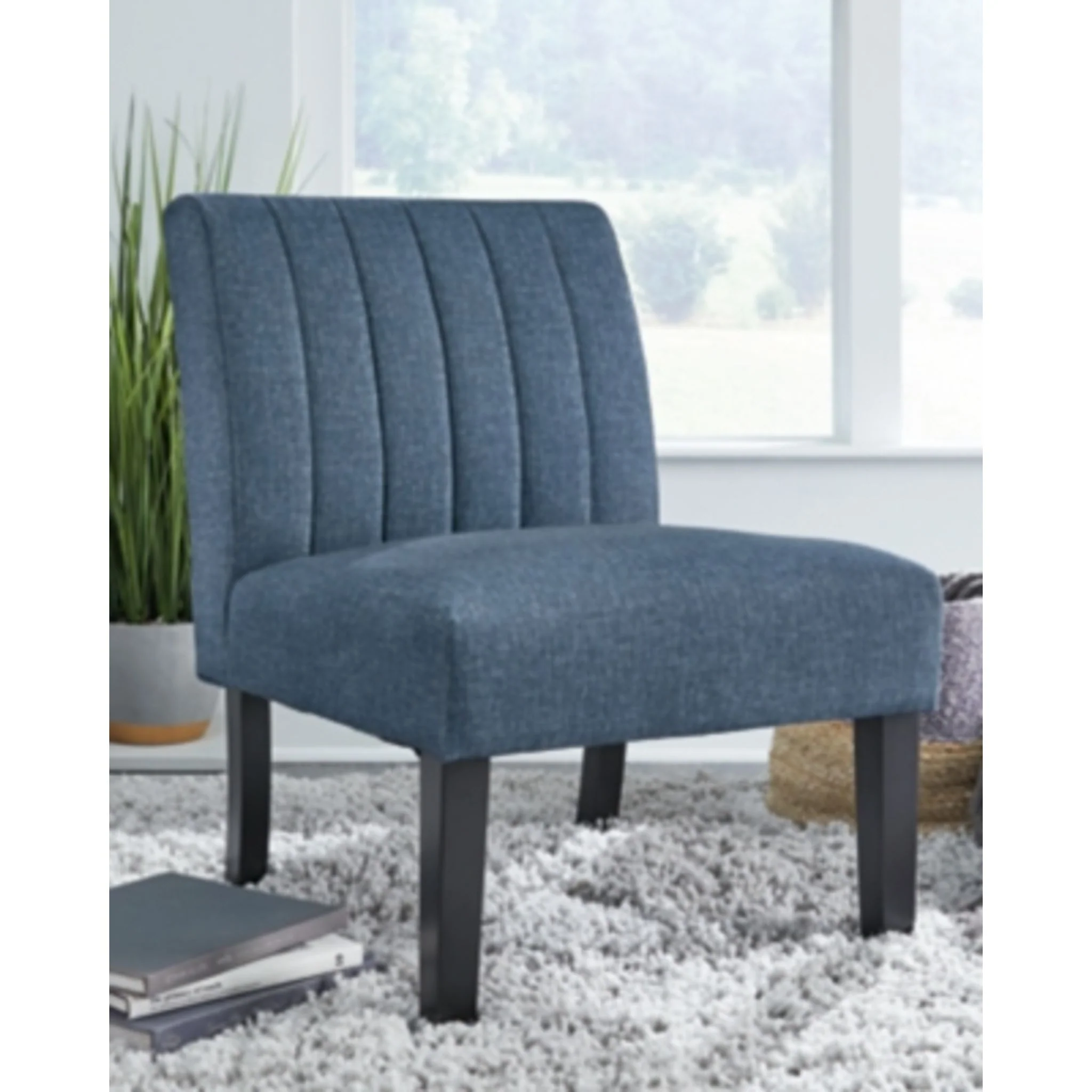 Hughleigh Accent Chair - Image 2