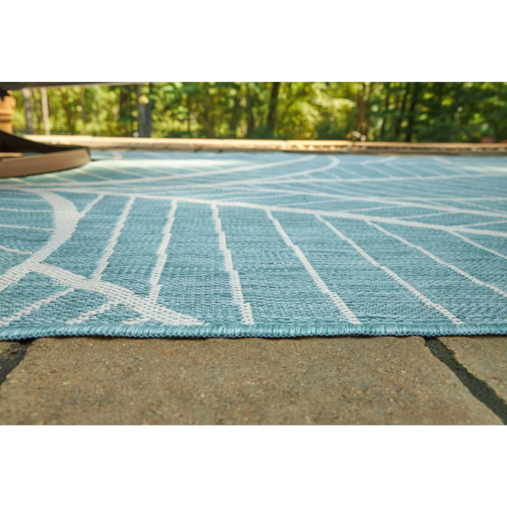 Hulsia Area Rug - Image 3