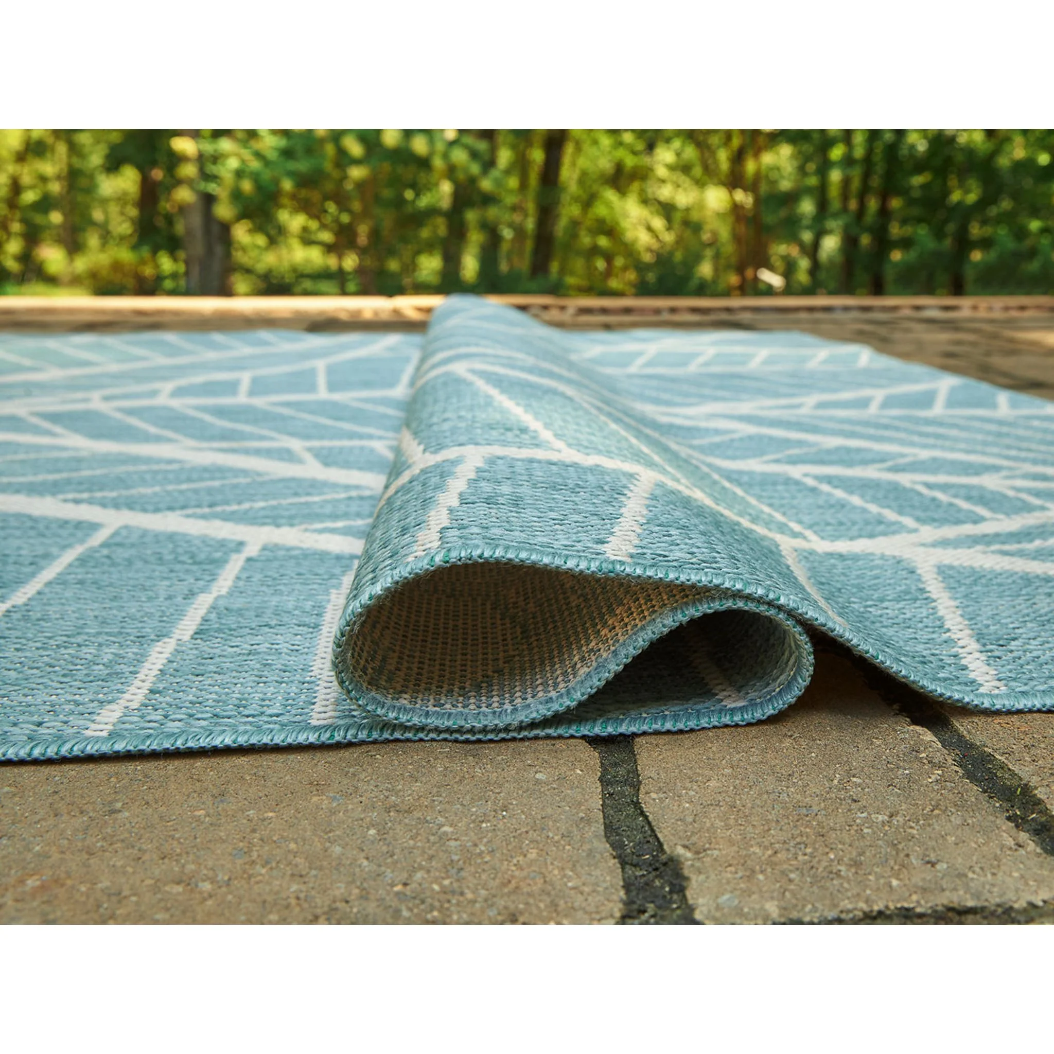 Hulsia Area Rug - Image 3