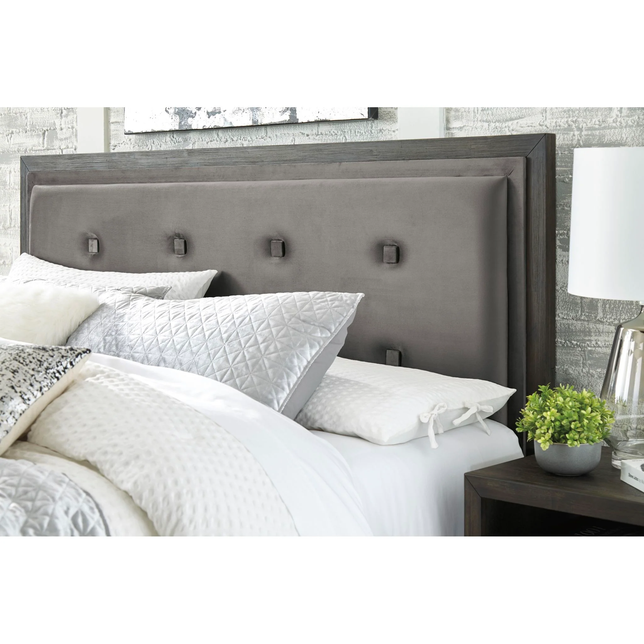 Hyndell 5 Piece Storage Bedroom - Image 2