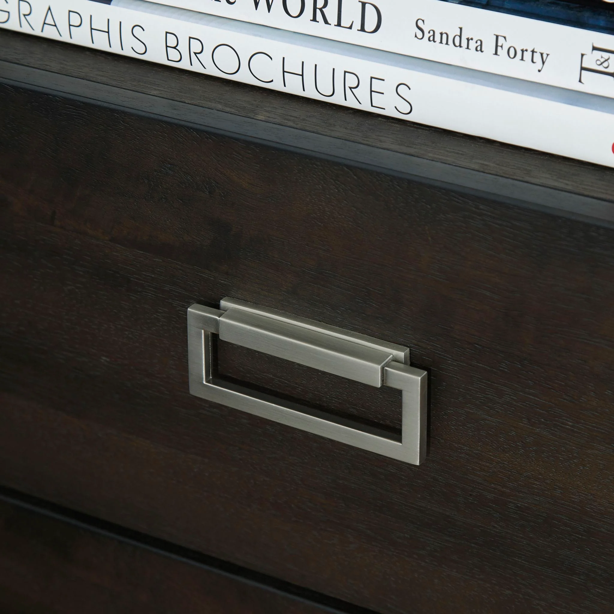 Hyndell 5 Piece Storage Bedroom - Image 4