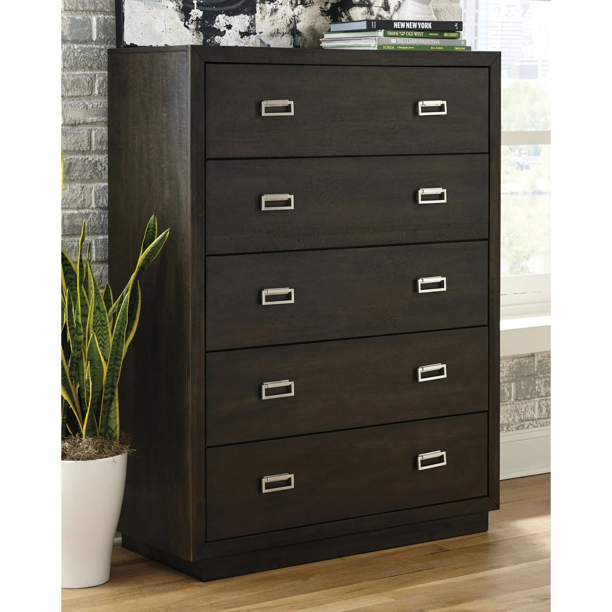 Hyndell Chest - Image 2